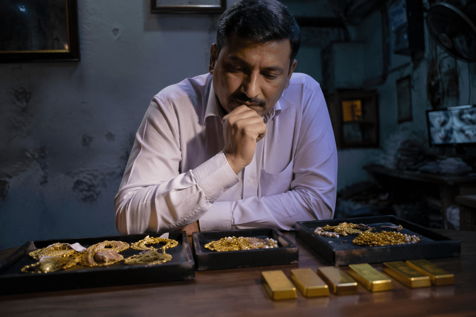 India’s gold tariff hike fuels smuggling revival, dealers say