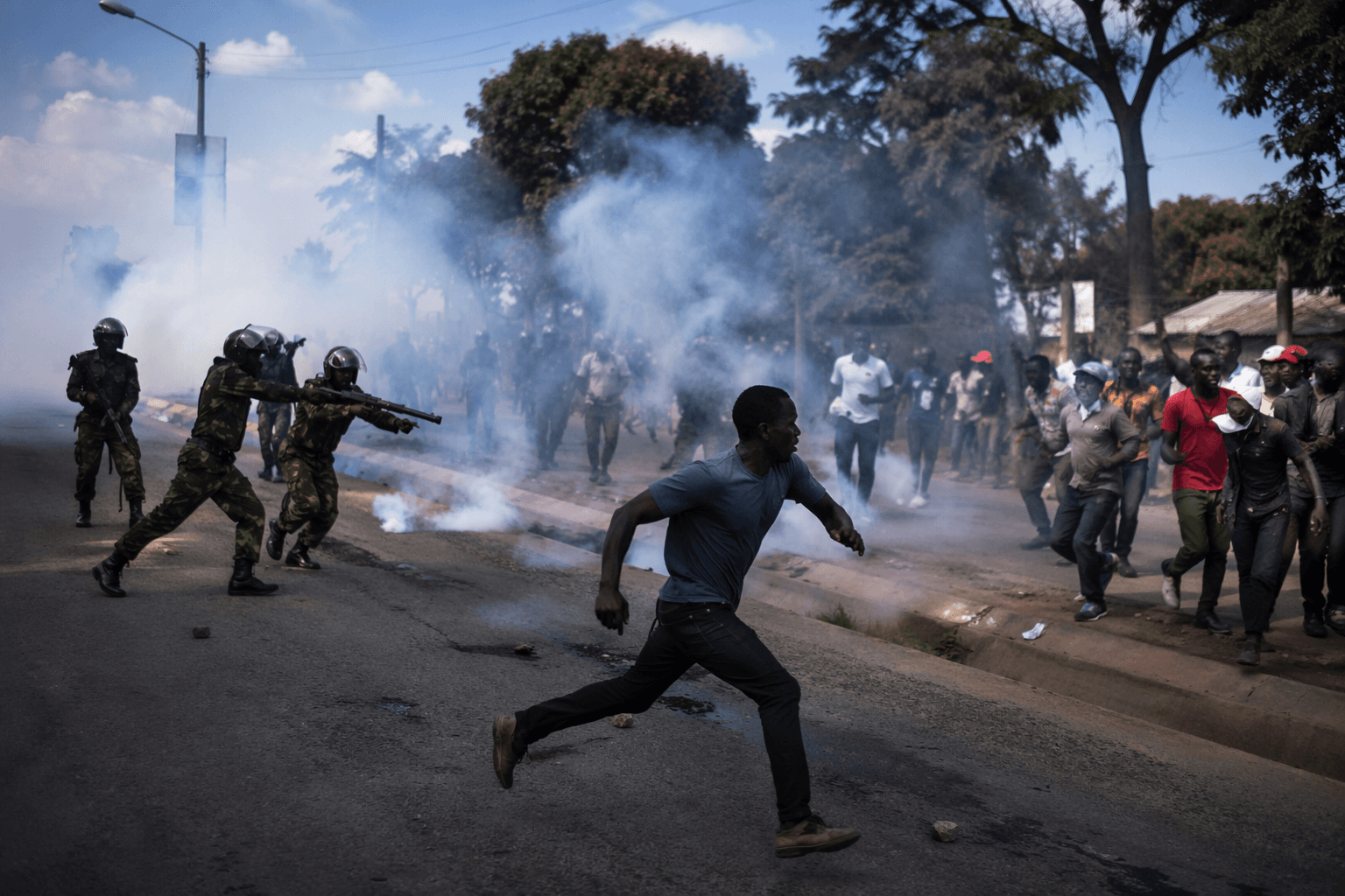Police kill protester in Kenya over Ebola quarantine center