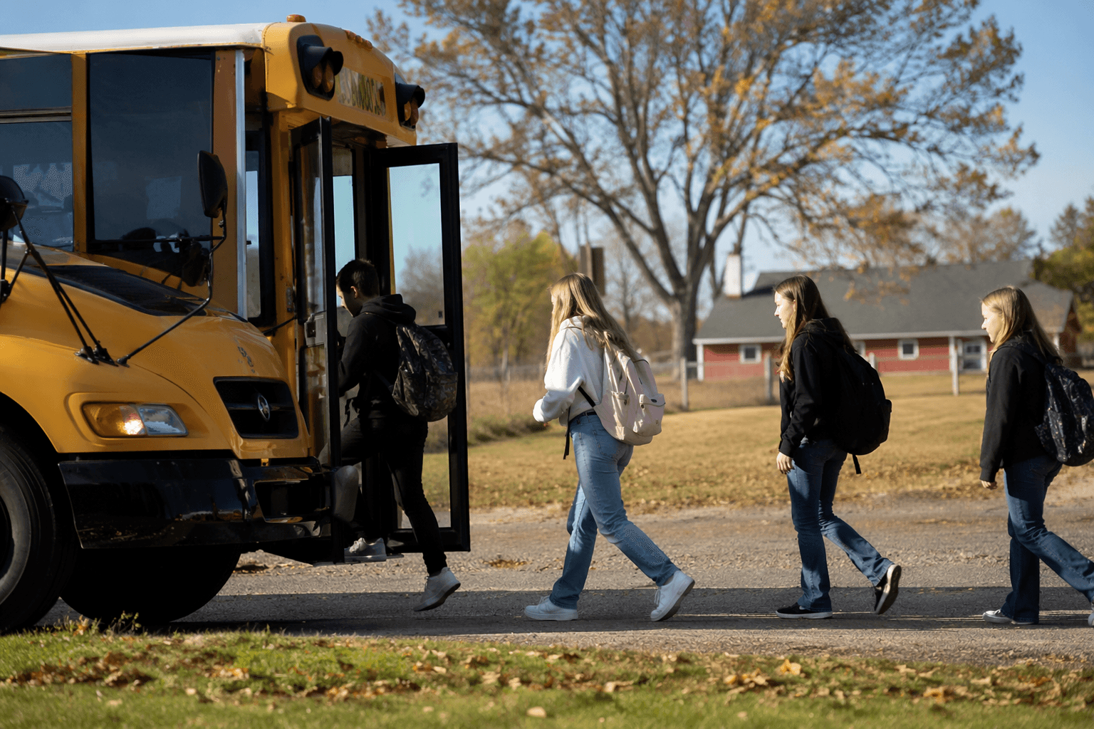 Mapleton board approves charter plan to expand rural school options