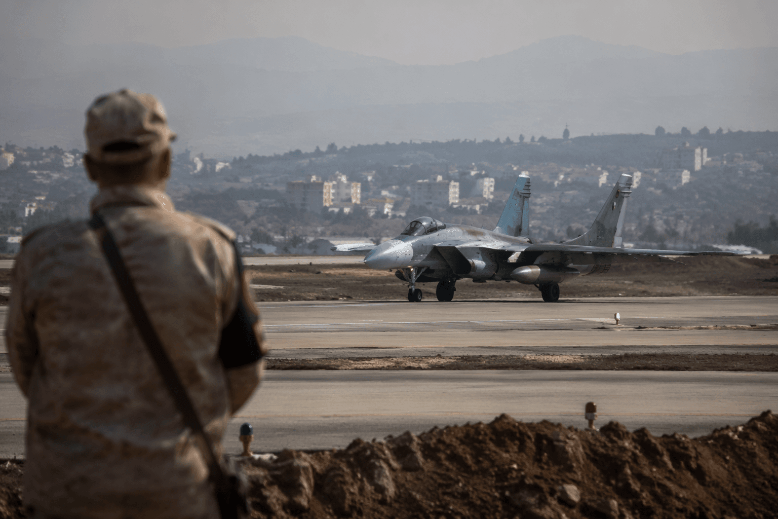 Russia discusses reformatting its military facilities in Syria, keeps footprint intact