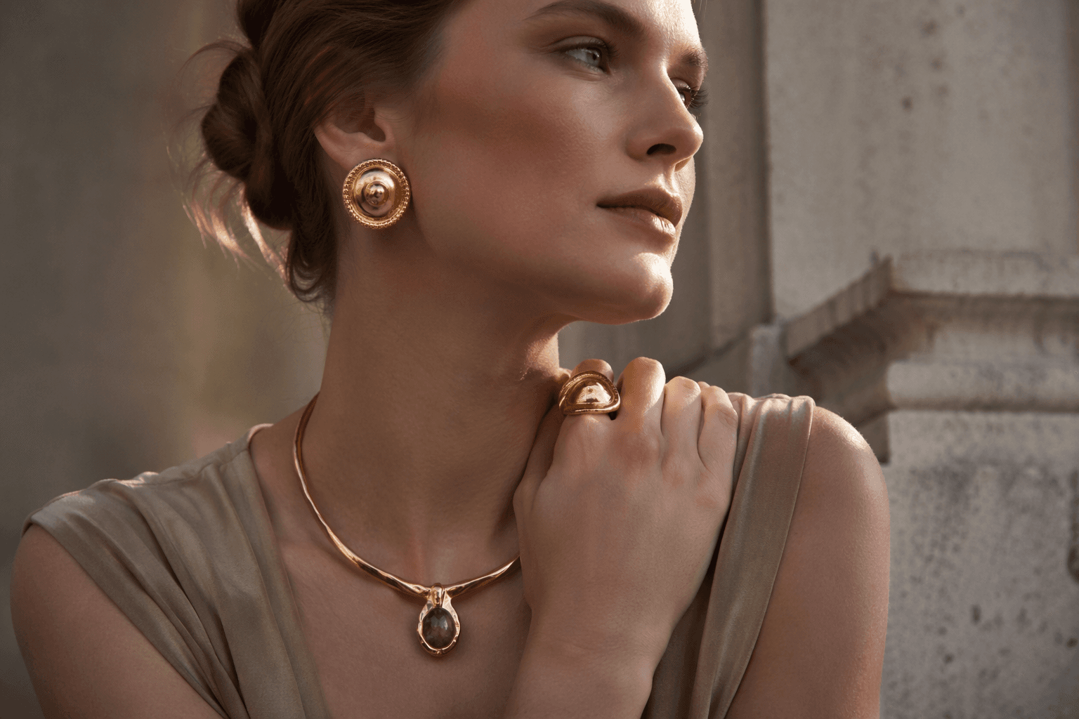 Couture 2026 gold jewelry turns sculptural, vintage-inspired and symbolic