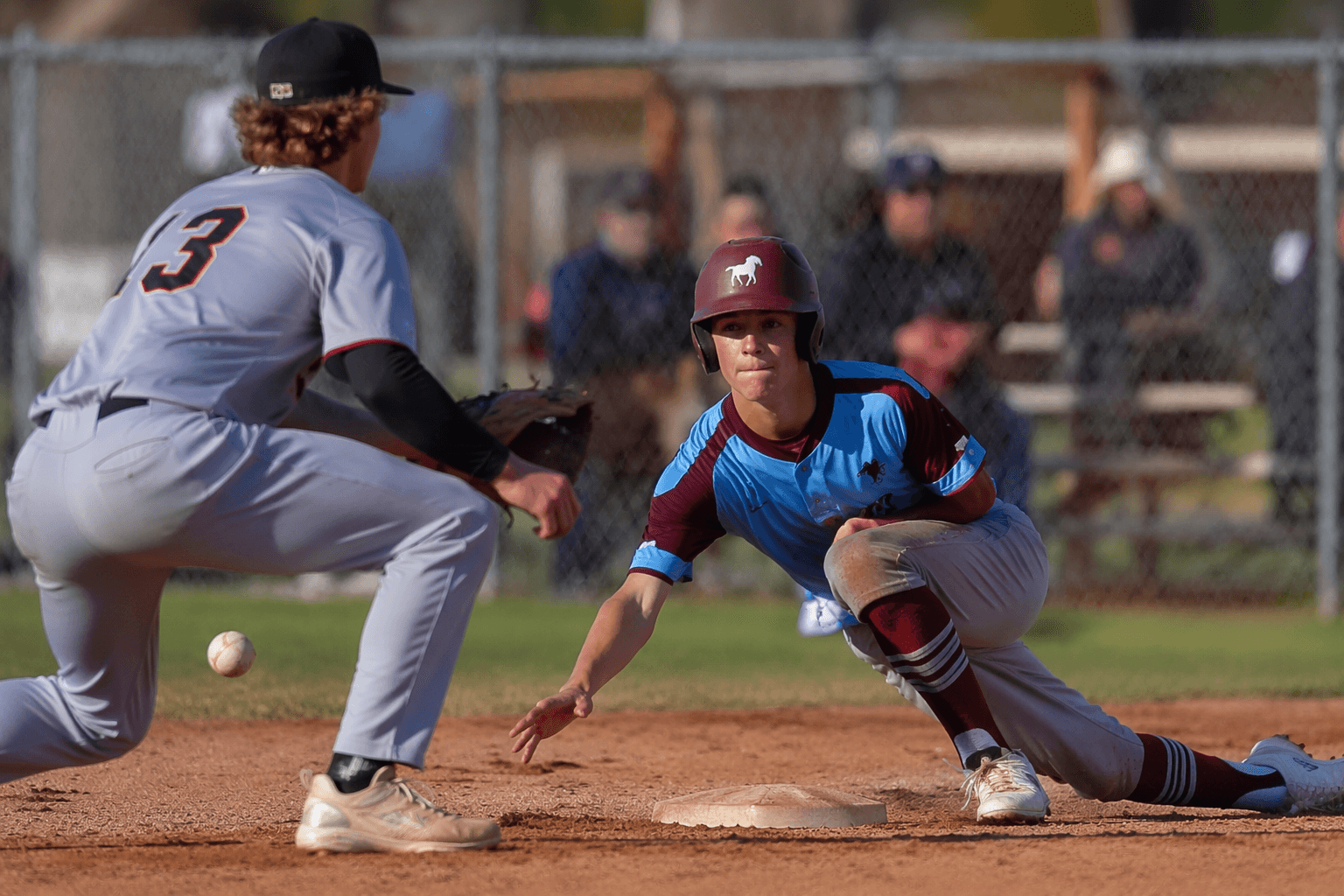 Newell-Fonda splits home tournament, falls to Hinton 8-7