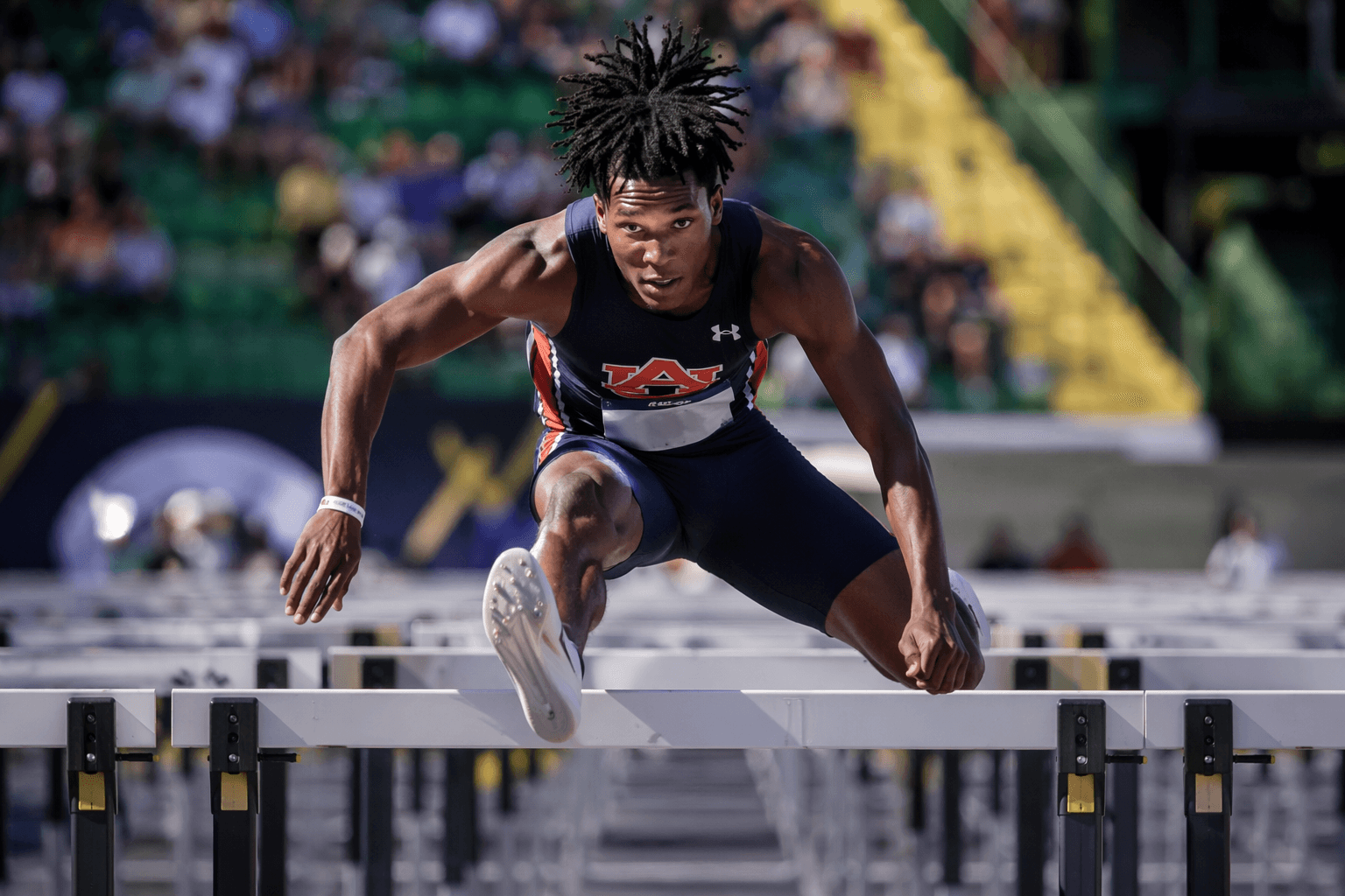 Auburn's Ja'kobe Tharp breaks world record in Eugene hurdles semifinal