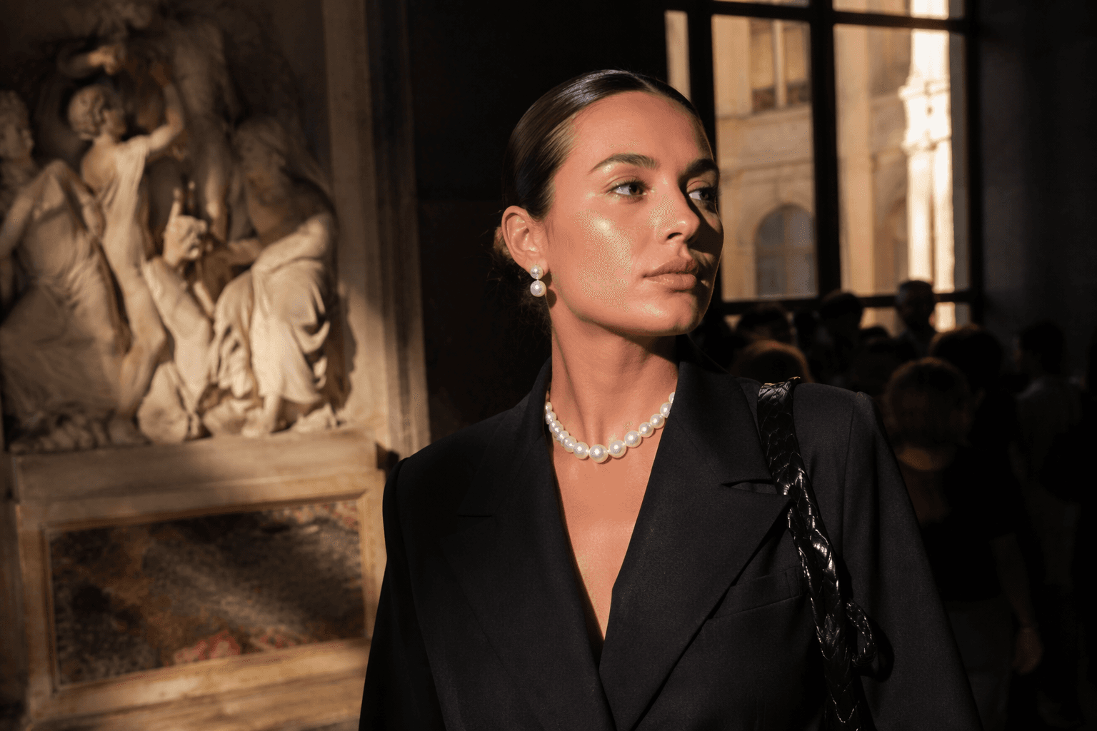 Pearls return in modern strands, as 90s jewelry resurges