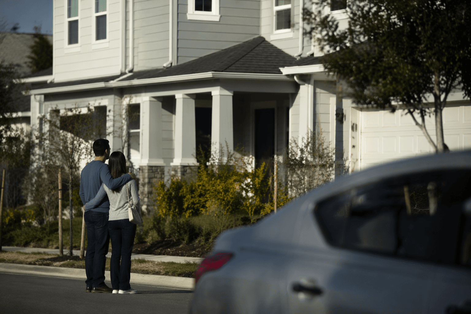 Mortgage rates rise again, squeezing affordability for homebuyers