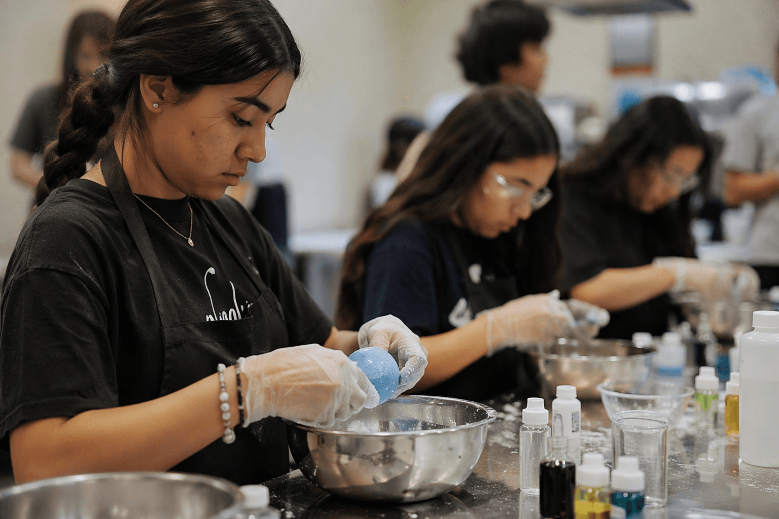 Bath bomb making weekend at Funtastik Labs draws Houston teens