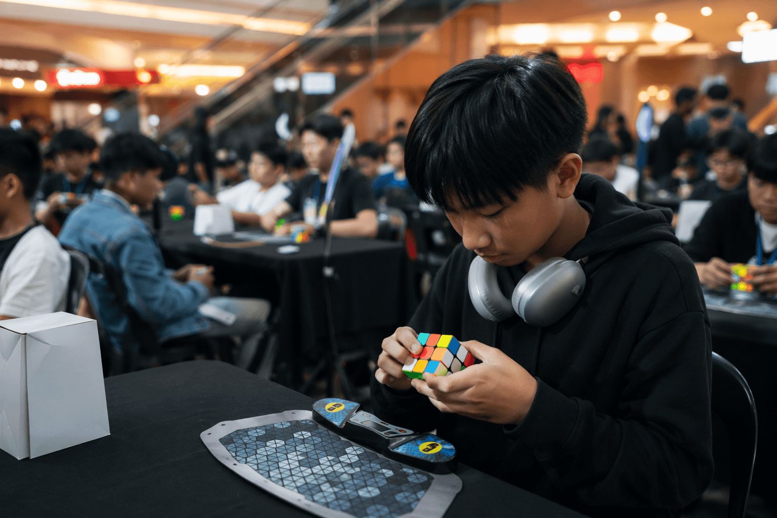 Calamba hosts its first-ever official speedcubing competition