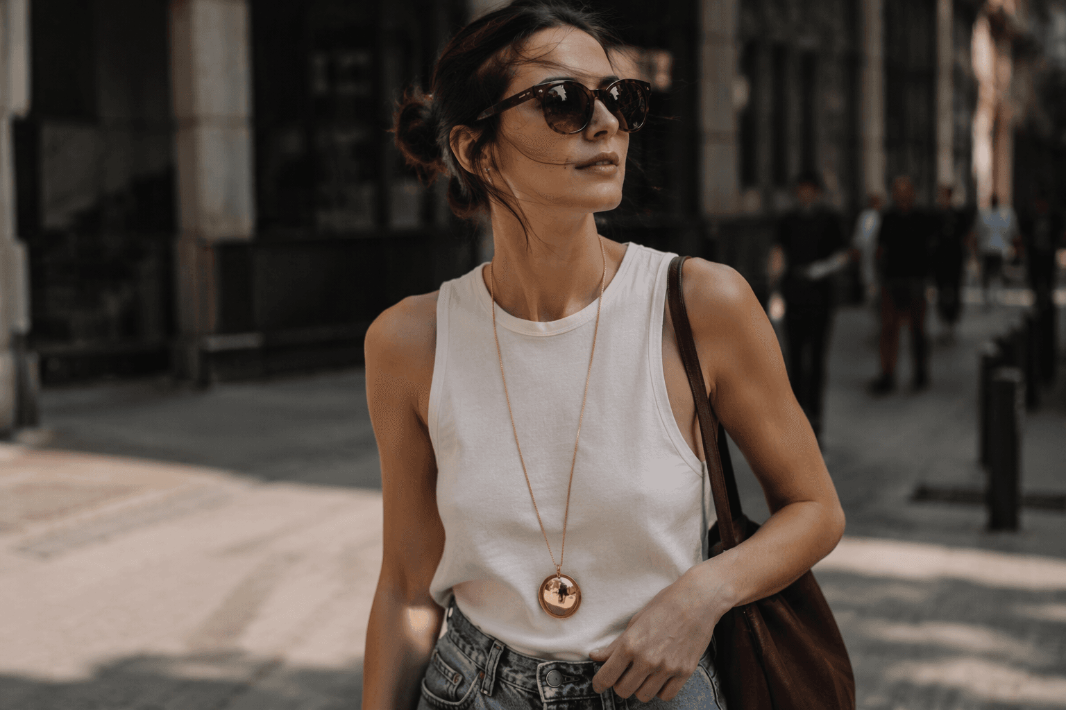 Long pendant necklaces become summer’s easy upgrade for simple outfits
