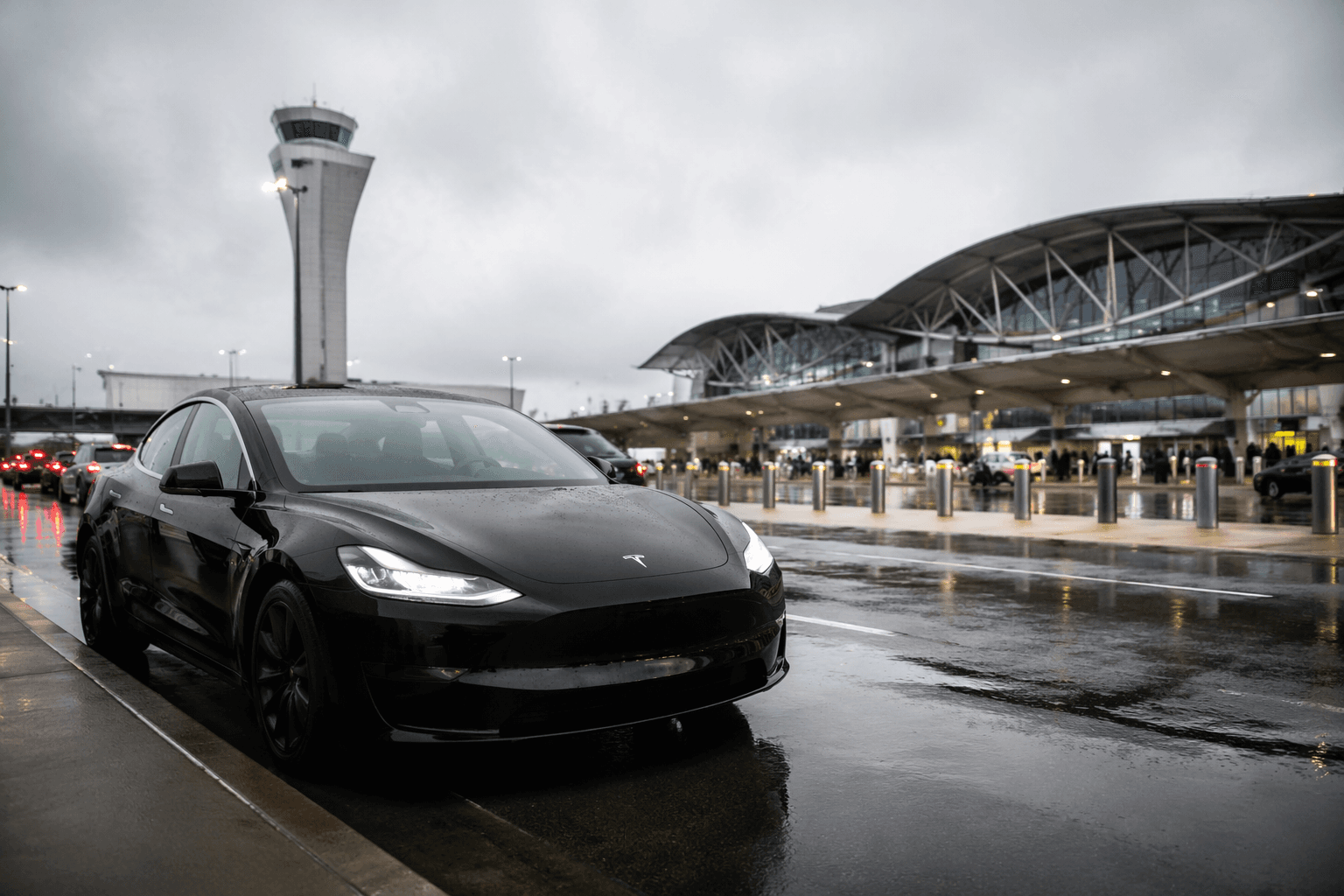 Tesla wins permit to offer ride-hailing at San Francisco airport