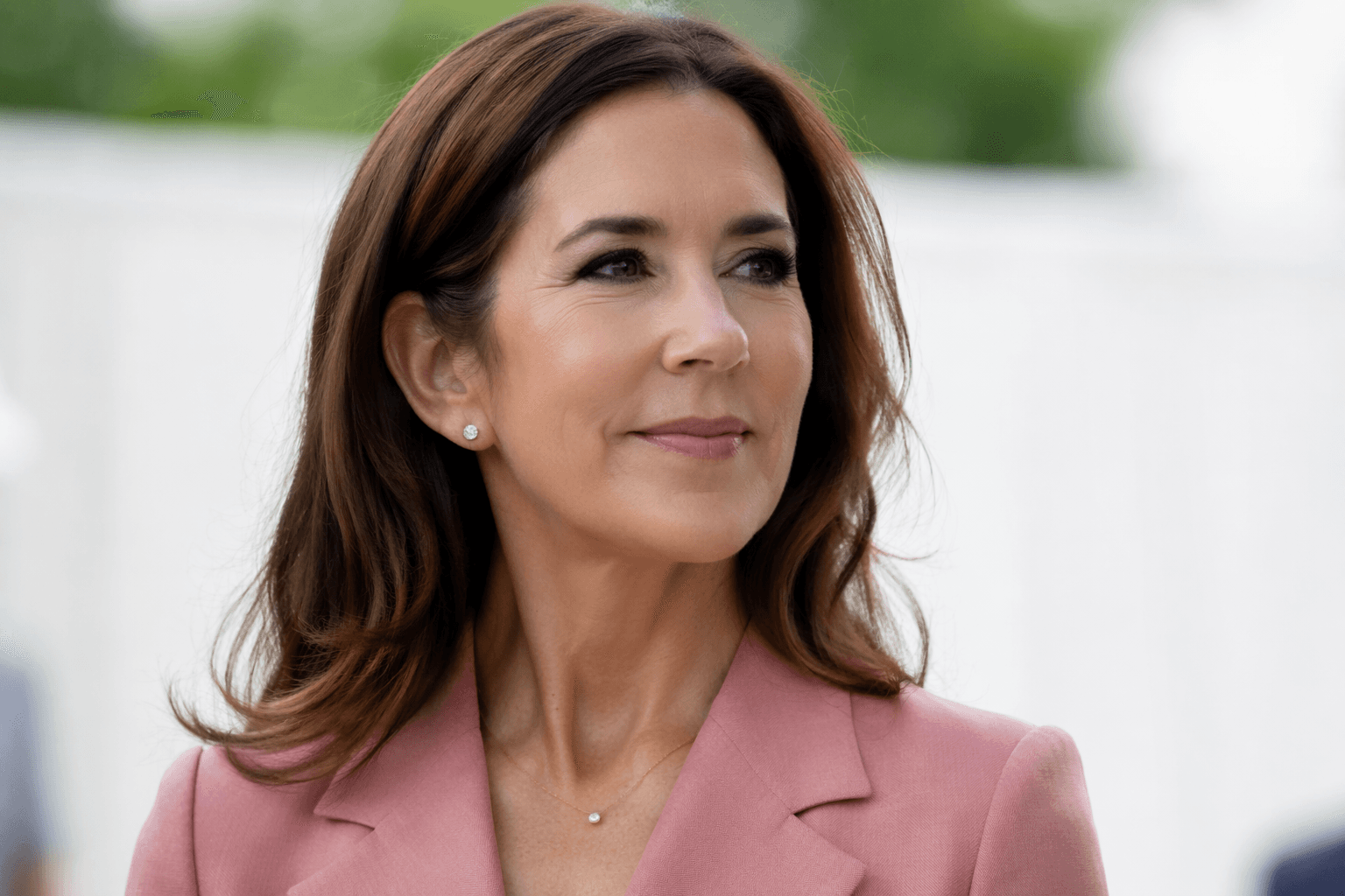 Queen Mary embraces minimalist jewelry in Copenhagen appearance