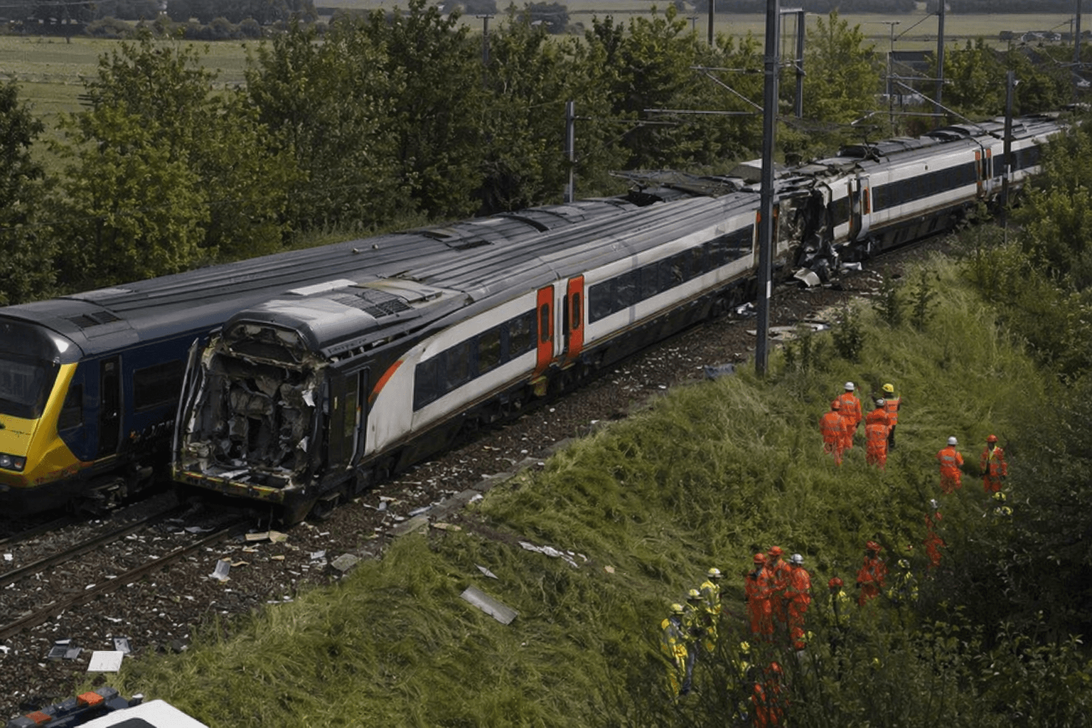 Major incident after East Midlands Railway trains collide near Bedford