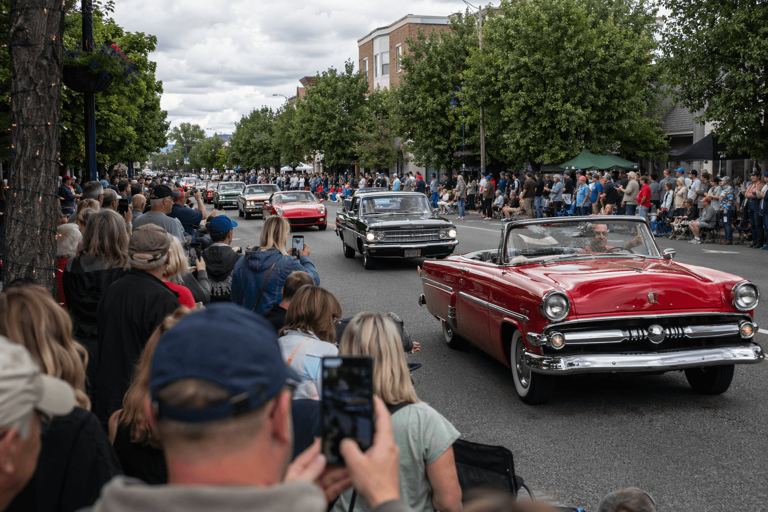 Car d’Lane cruise draws thousands to downtown Coeur d’Alene