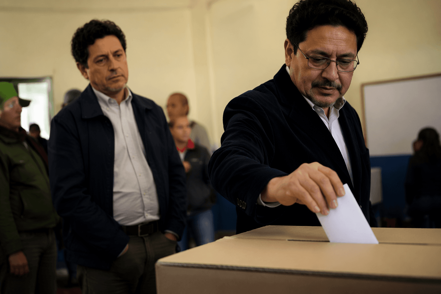 Colombia votes in runoff between outsider and Petro ally