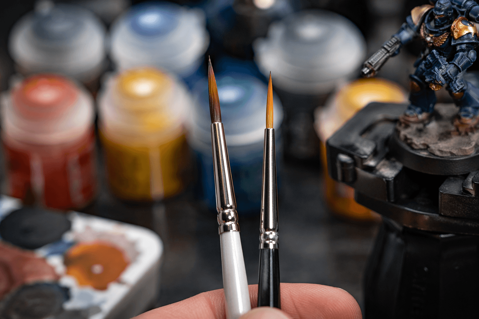 How to choose brushes for miniature painting, natural versus synthetic