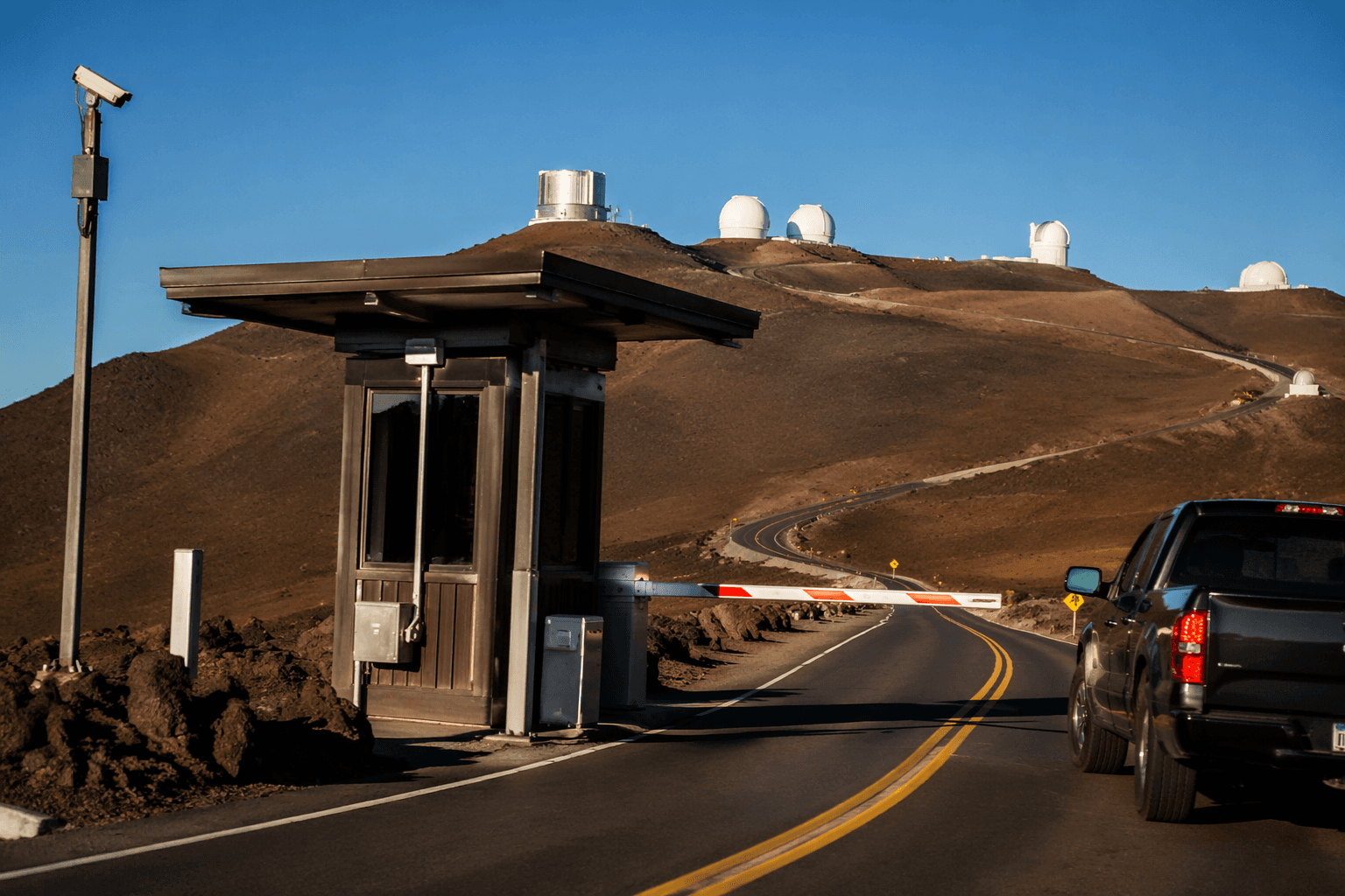 Proposals include toll booth, cultural center for Maunakea access road