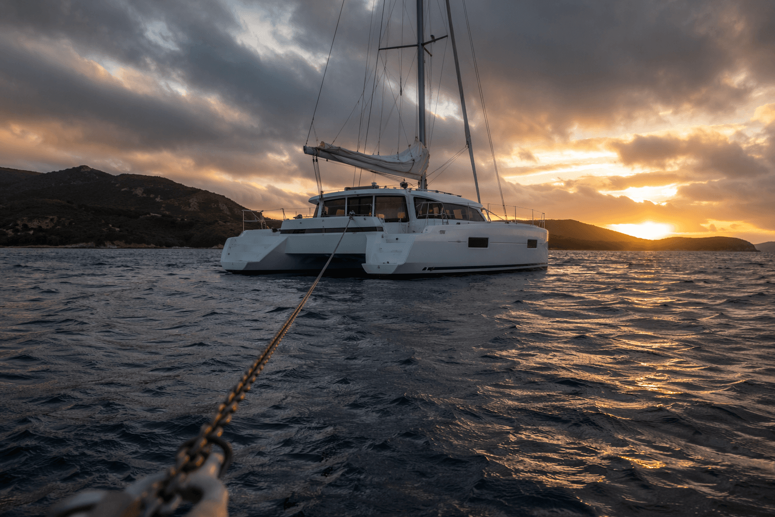 How to anchor a catamaran yacht safely in strong wind