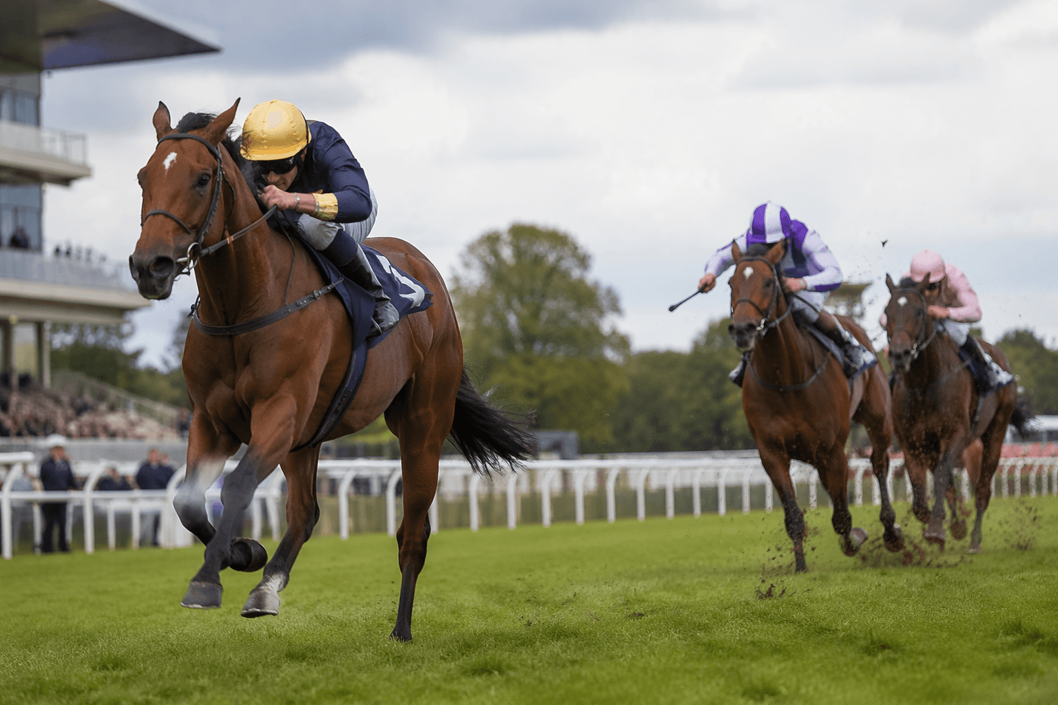 Food For Thought strengthens Irish Oaks bid with Nottingham win