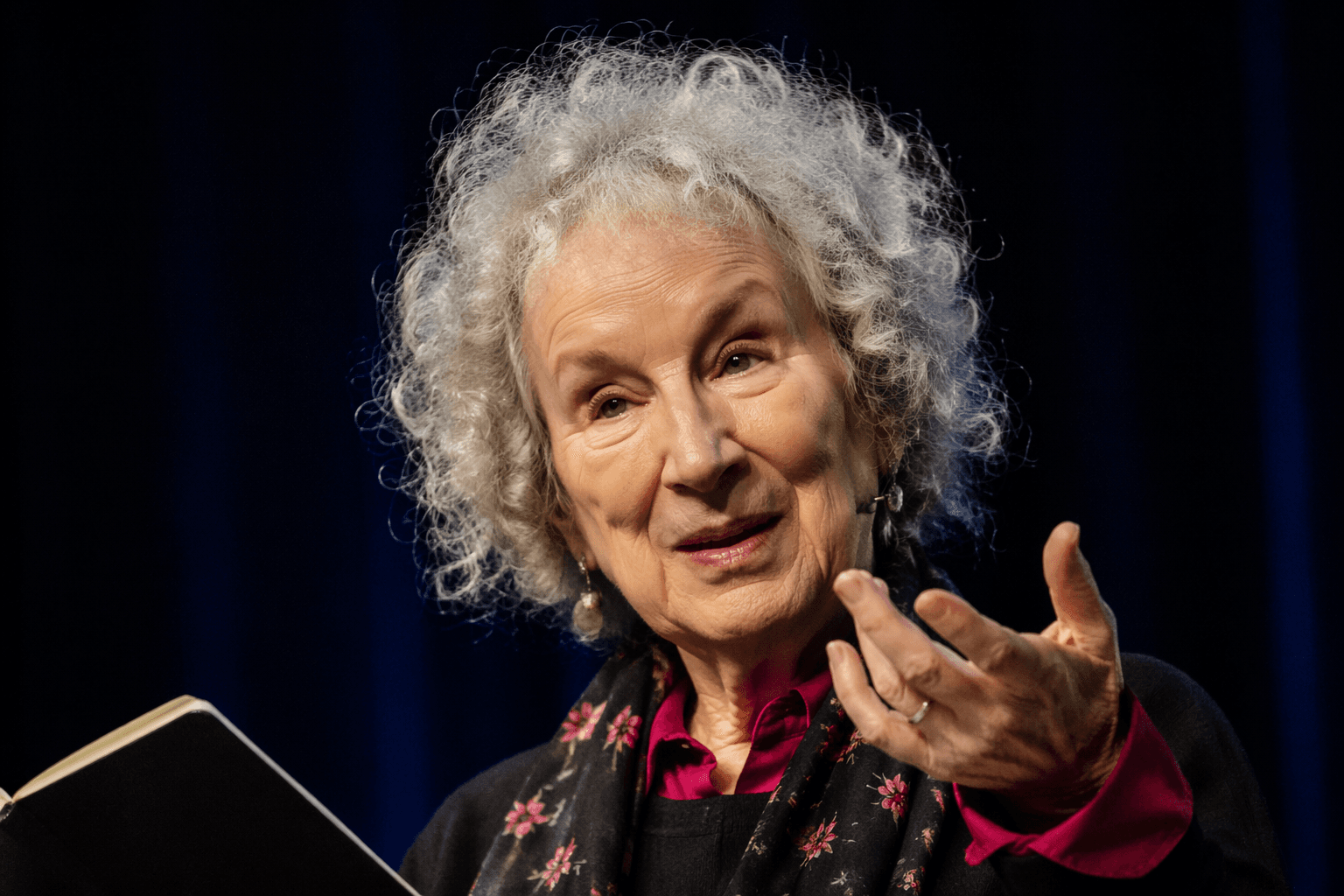 Margaret Atwood calls AI garbage in, garbage out at Porto festival