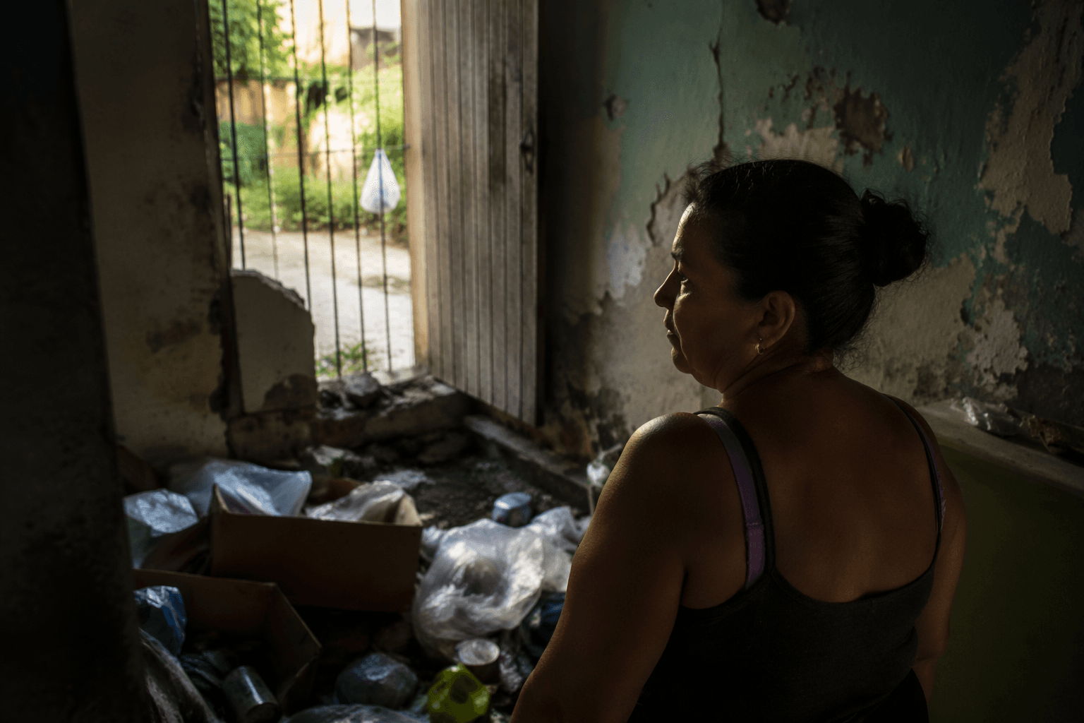 Blackout burglary in Havana steals aid supplies, activist says abused by police