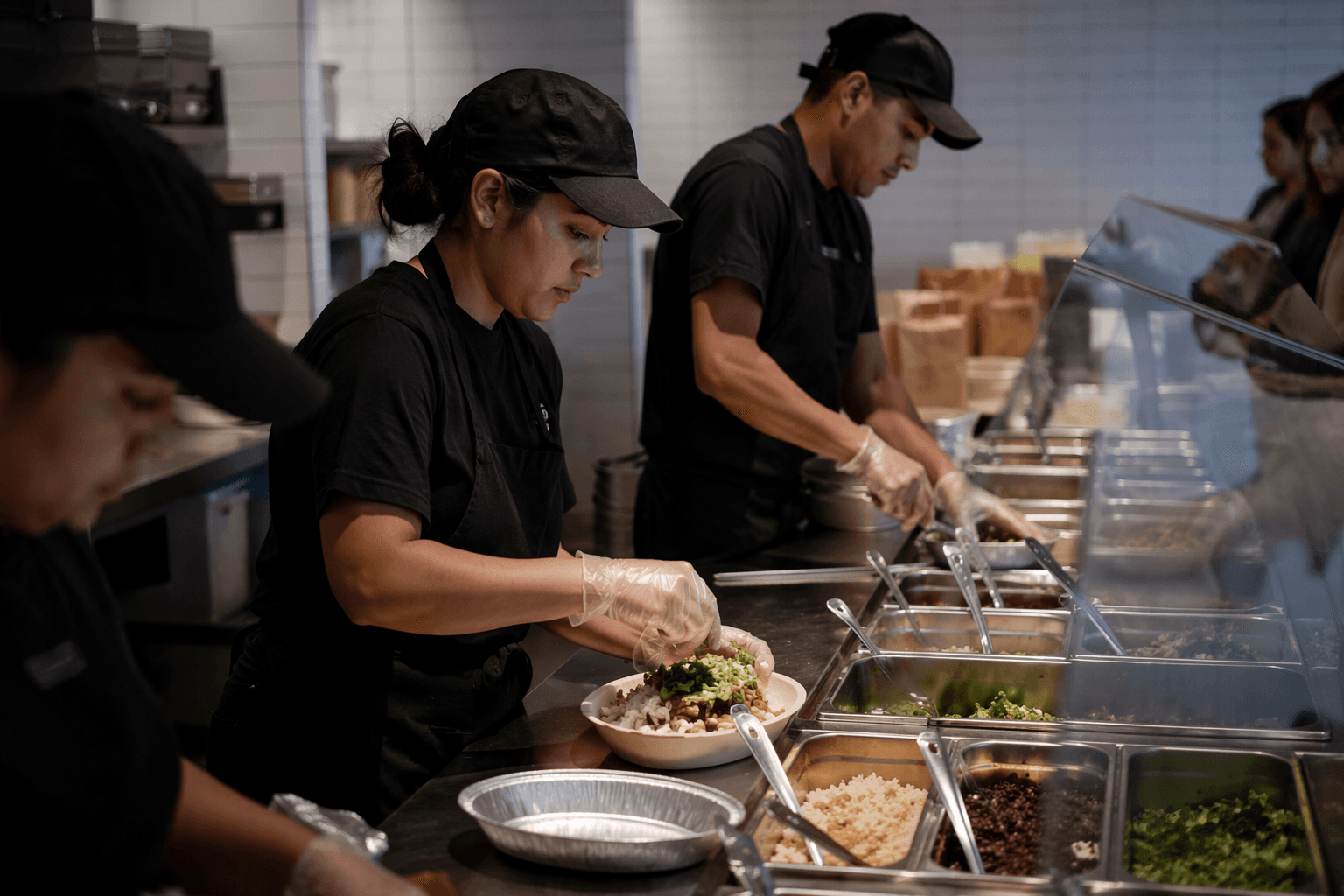 Chipotle crews face higher stakes as QSR satisfaction stays flat