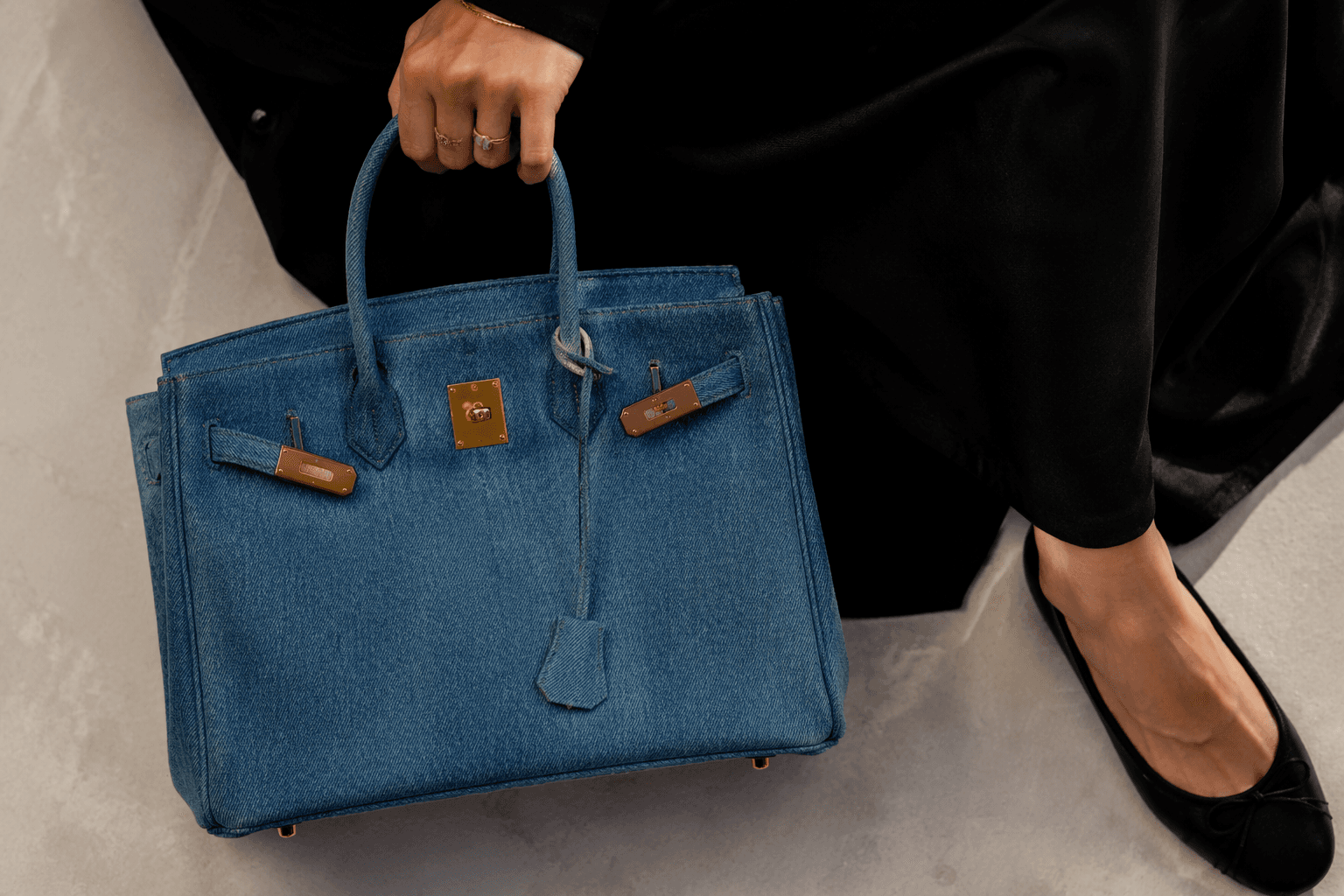 Kate Moss makes denim Hermès Birkin feel effortlessly old-money