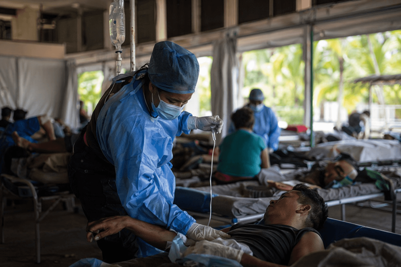 Venezuela quake survivors treated in makeshift hospital in La Guaira