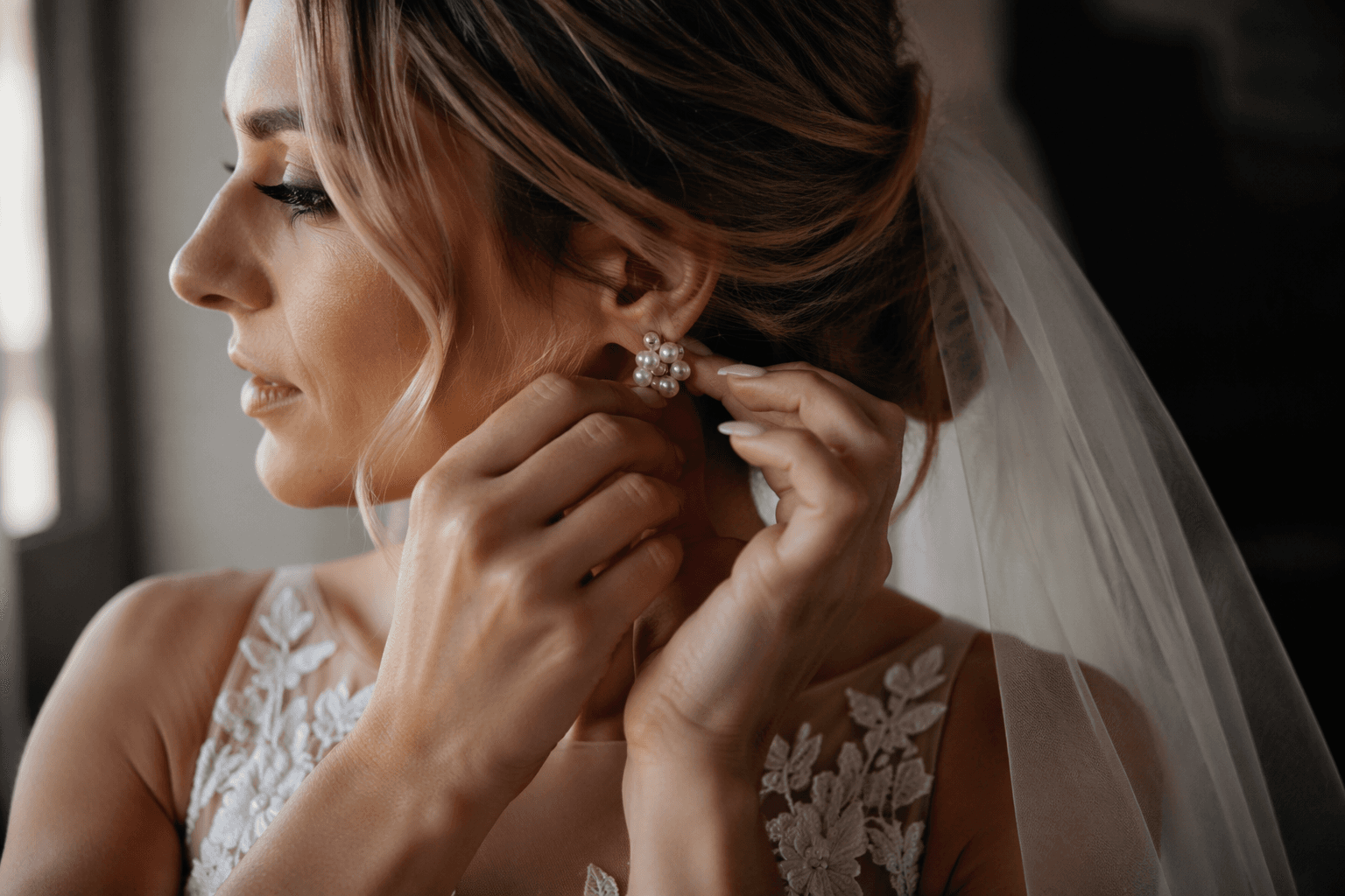 Pearl cluster earrings lead 2026 bridal jewelry trend