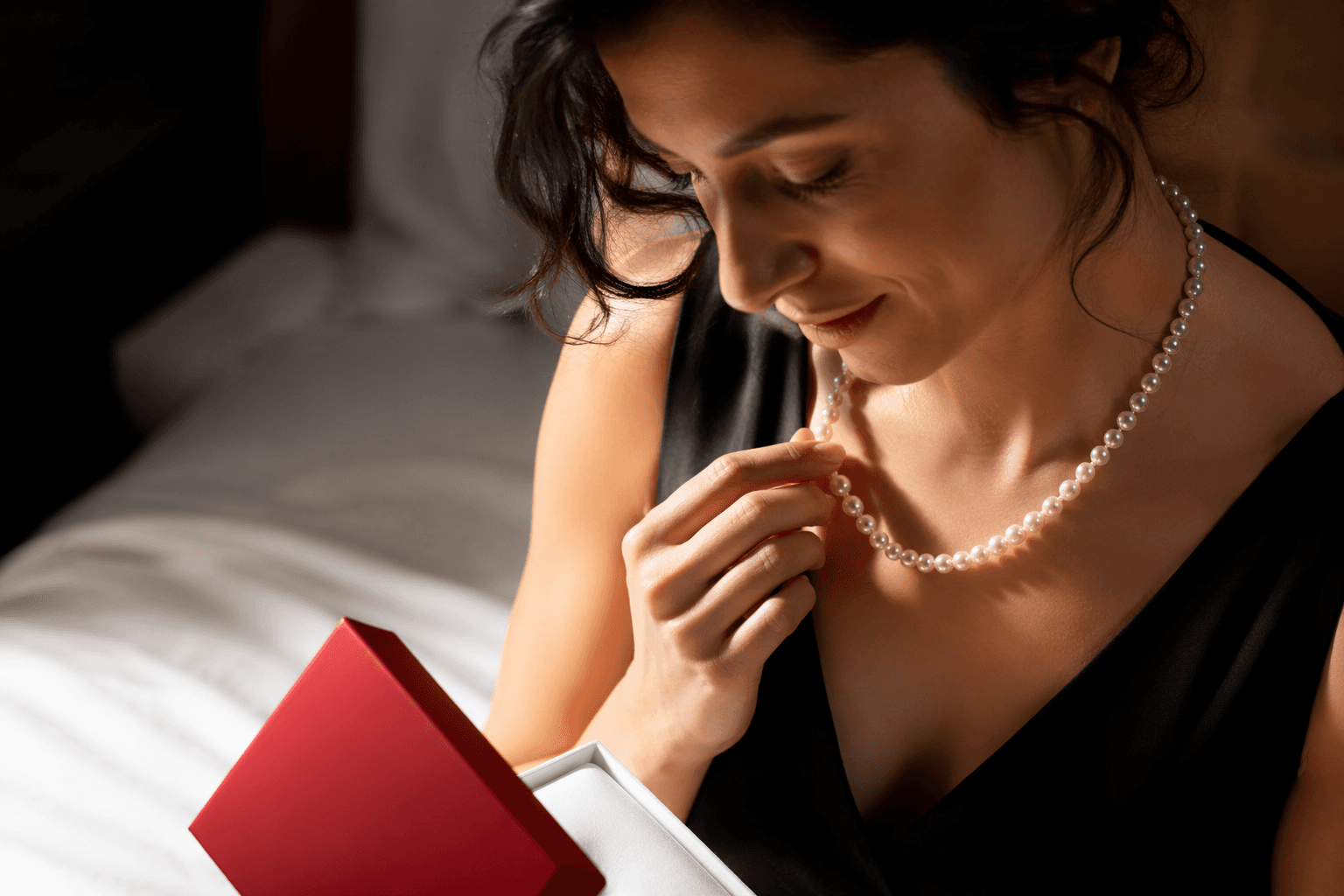 JCPenney’s Silver Treasures pearl necklace drops to $25 for gifting