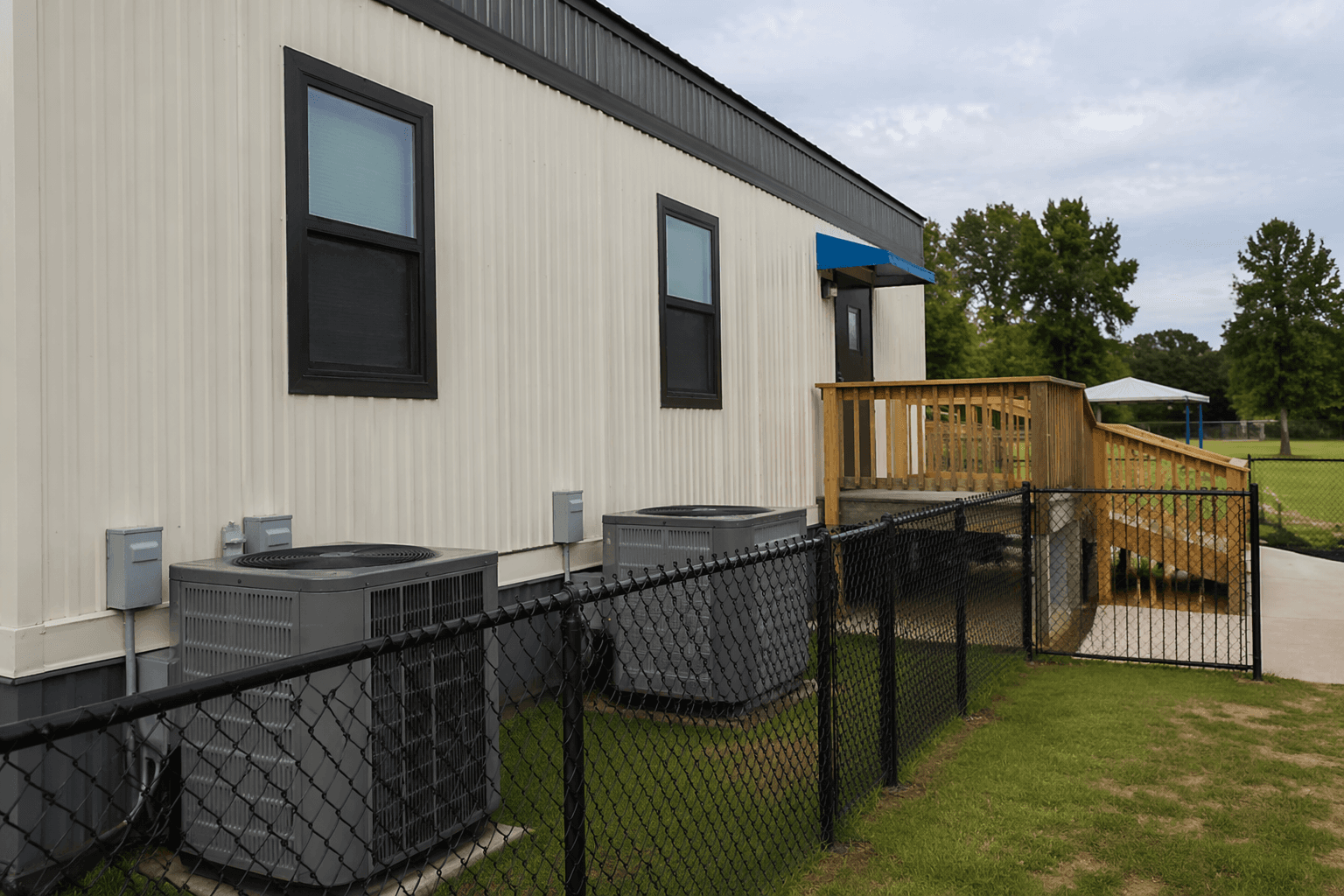 Wake County parent raises concerns over hot Holly Springs trailer classroom