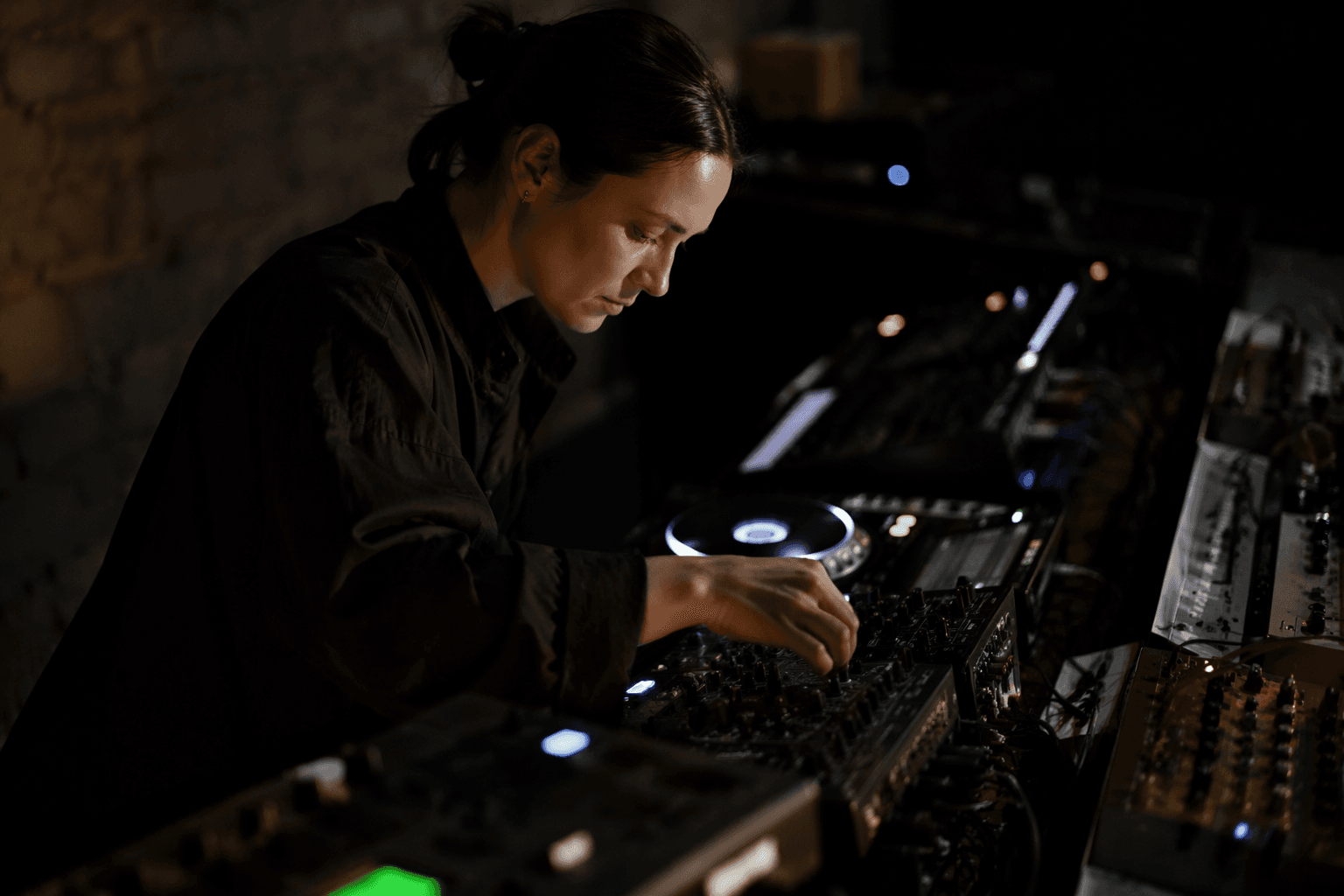 Nori's MYSTIC blends minimal techno with acid, ambient and house textures