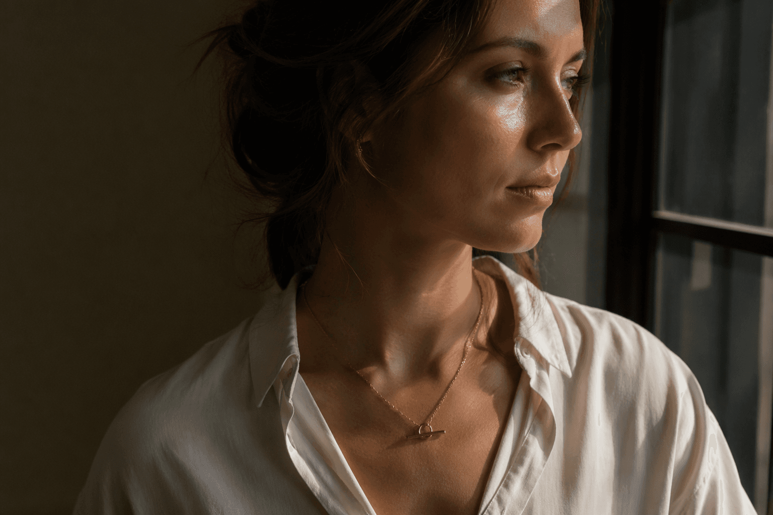 T-bar necklaces return as heirloom-inspired jewelry with vintage roots