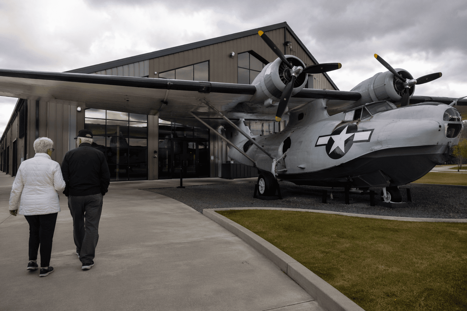Oak Harbor naval air museum opens new permanent home