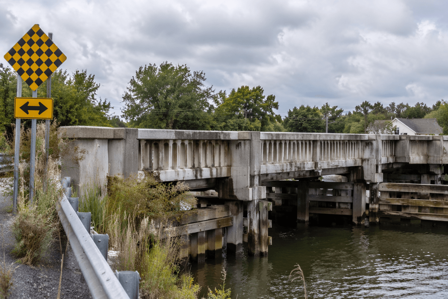 State awards contract to rebuild three aging East End bridges