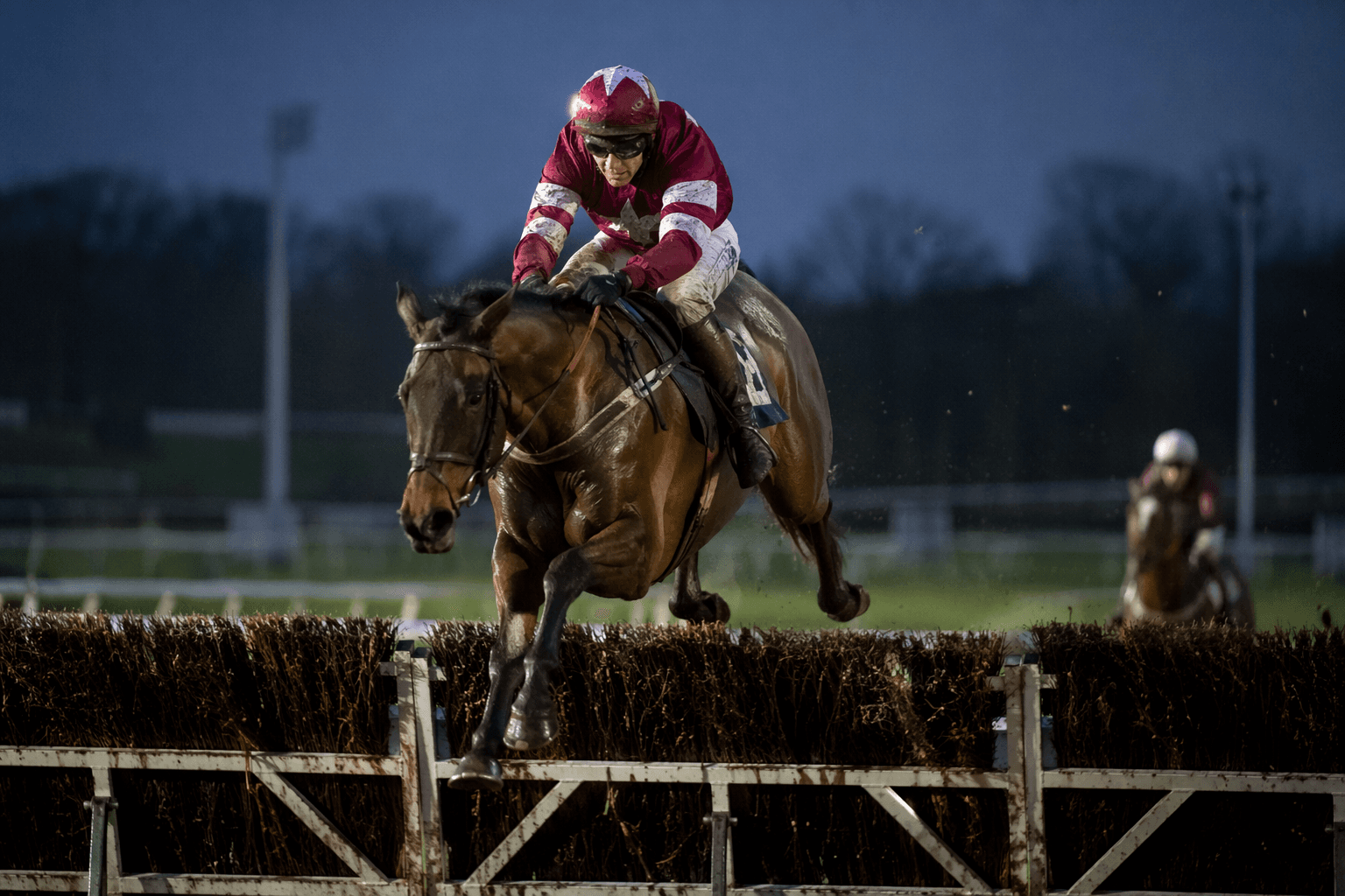 Button Rock thrives over fences with 28/1 Perth chase debut win
