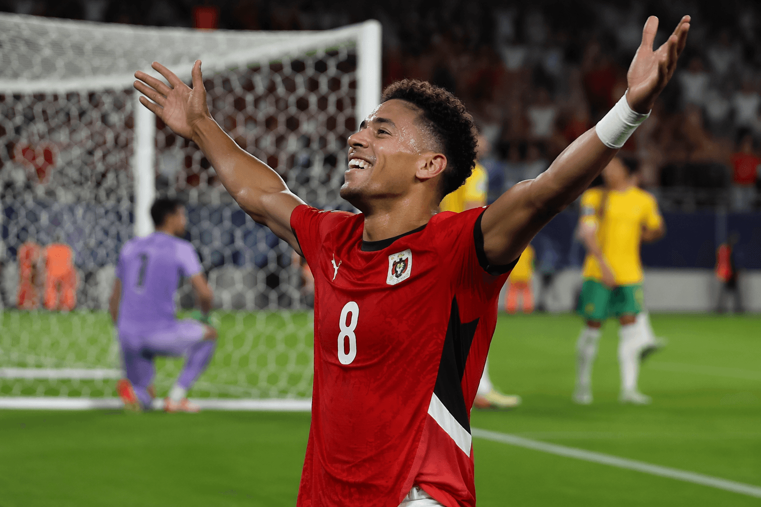 Ashour strike puts Egypt ahead of Australia at World Cup, 1-0