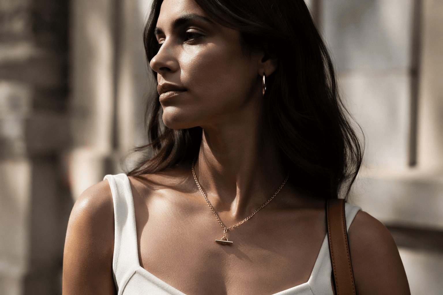 T-bar necklaces return as a minimalist jewelry staple