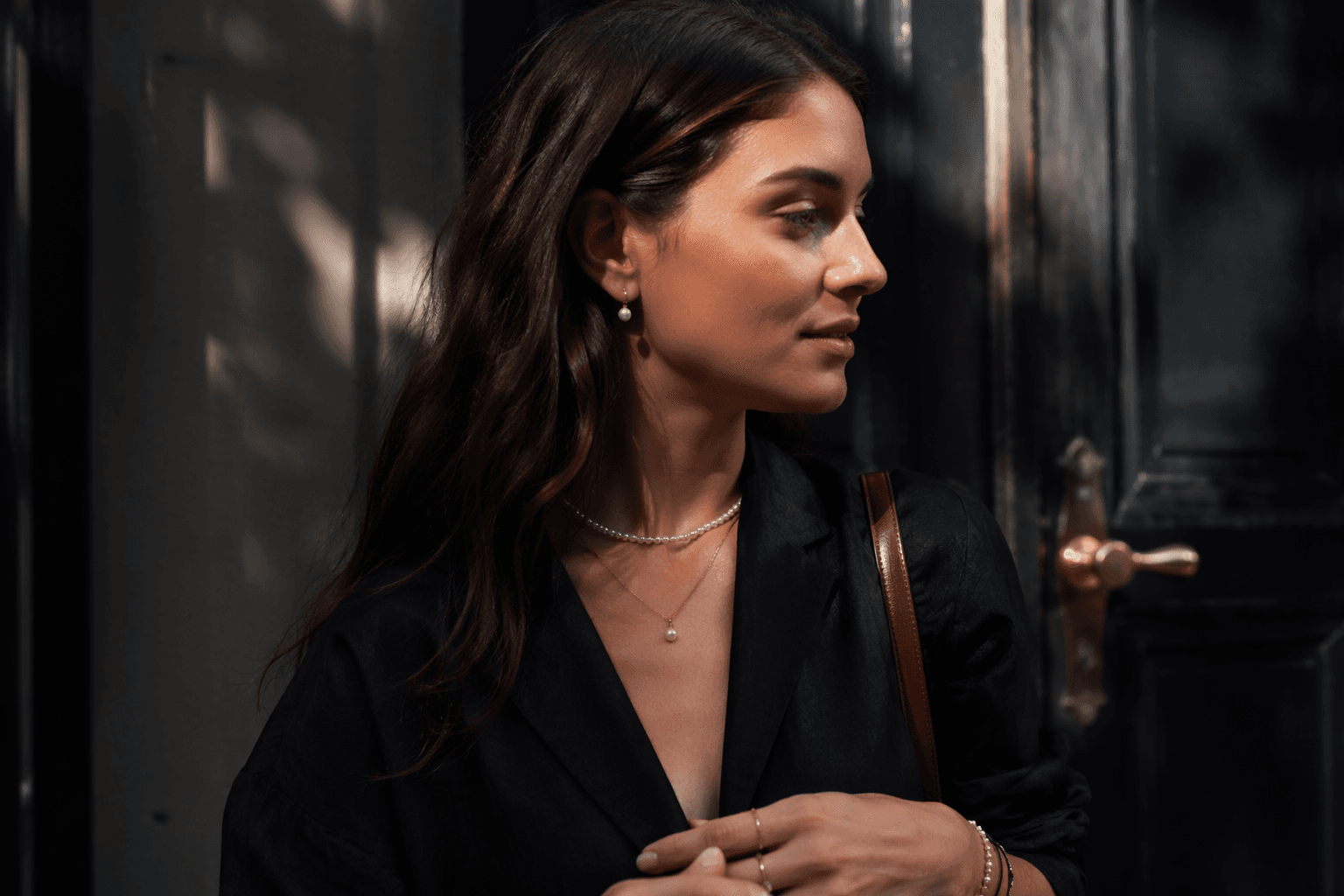Tiny pearls, big style, the rise of dainty pearl jewelry