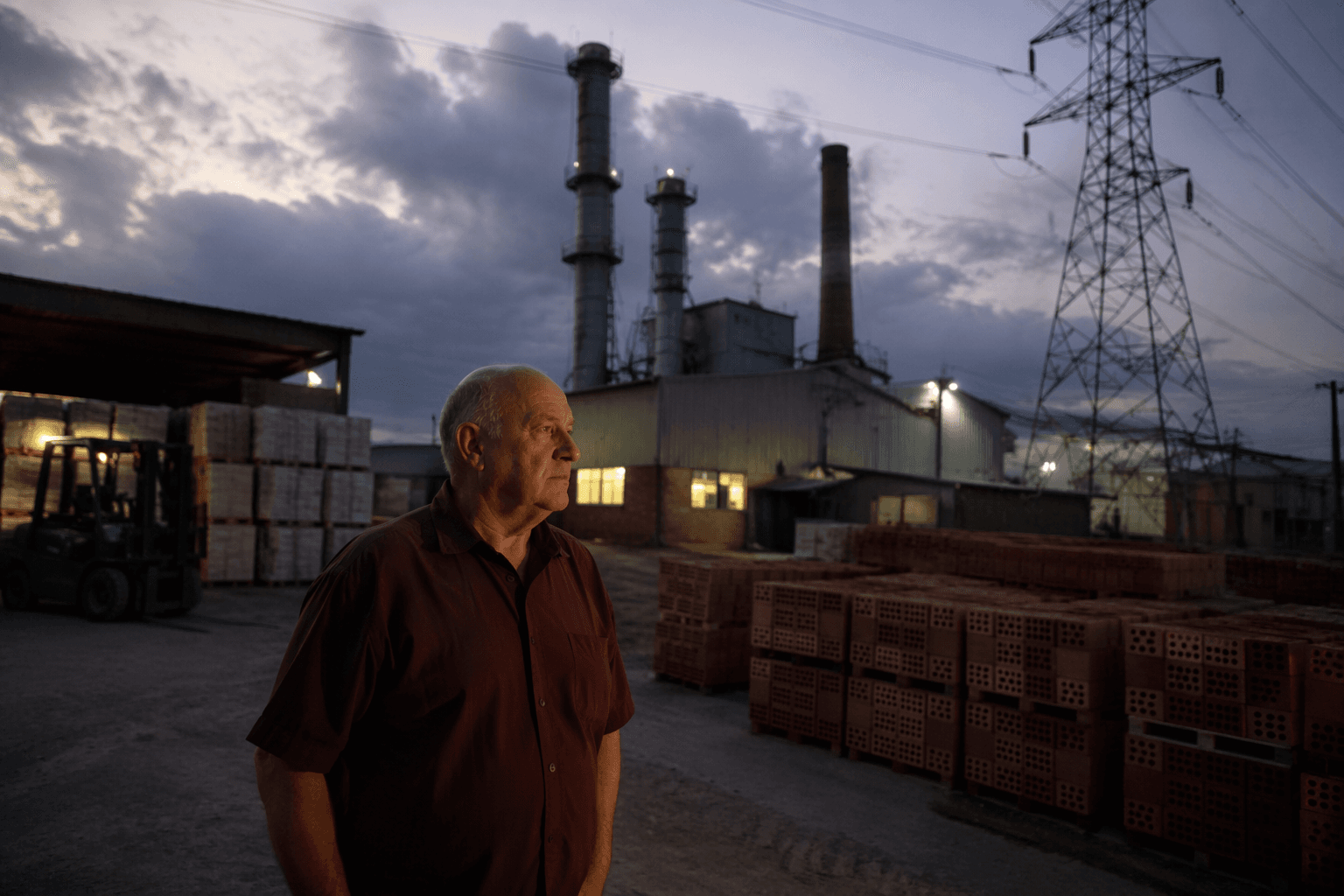 AI boom drives up power bills for U.S. manufacturers