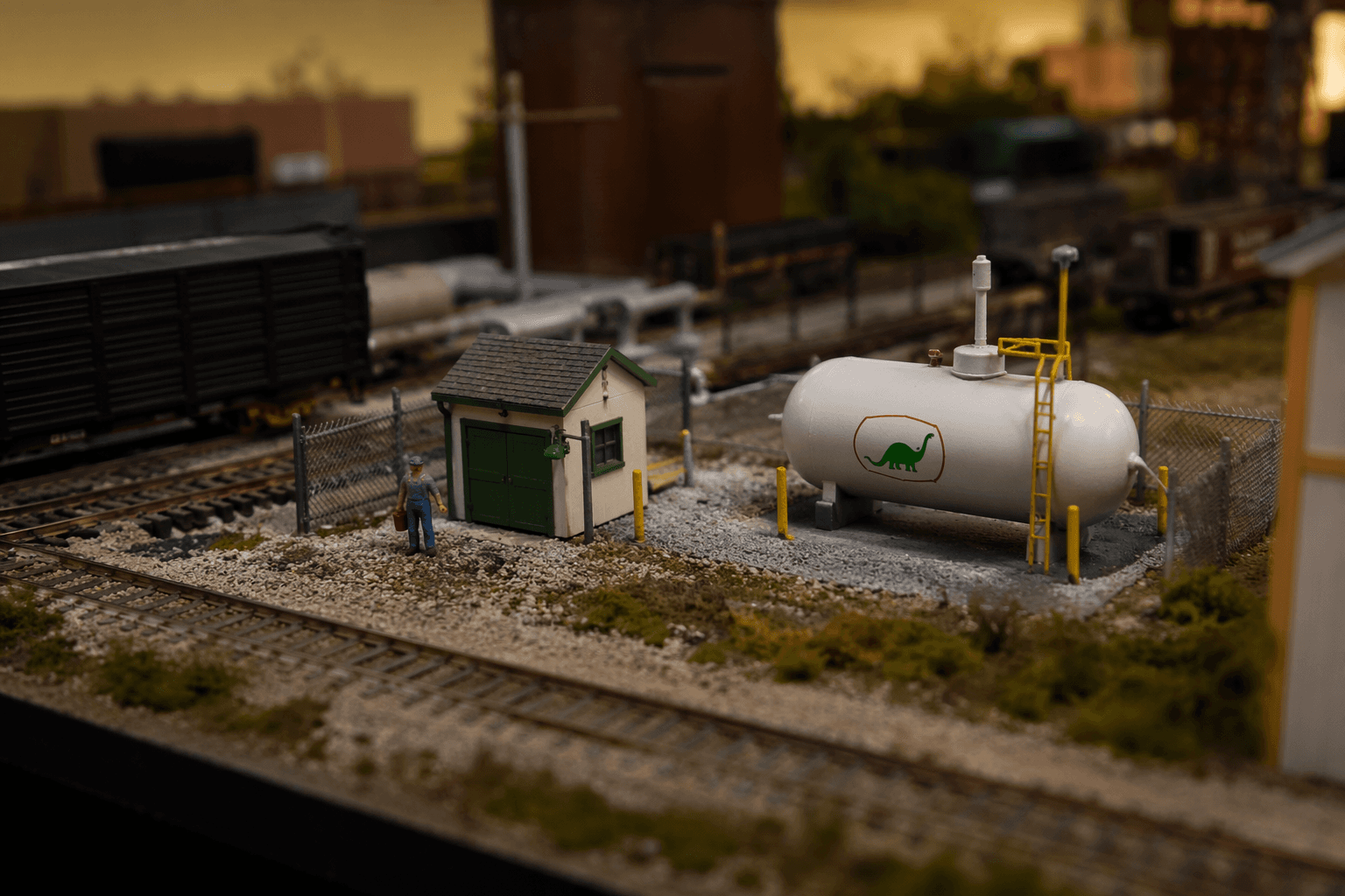 Menards HO scale Sinclair tank adds a detailed propane scene