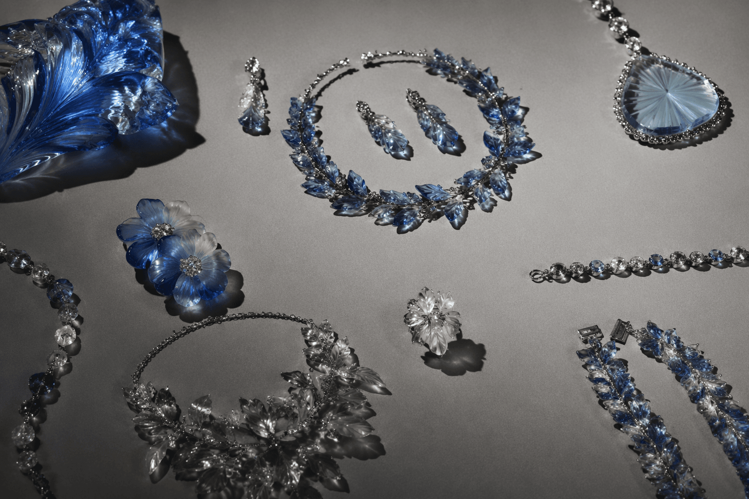 Masked burglars steal millions in jewelry from Musée Lalique, France