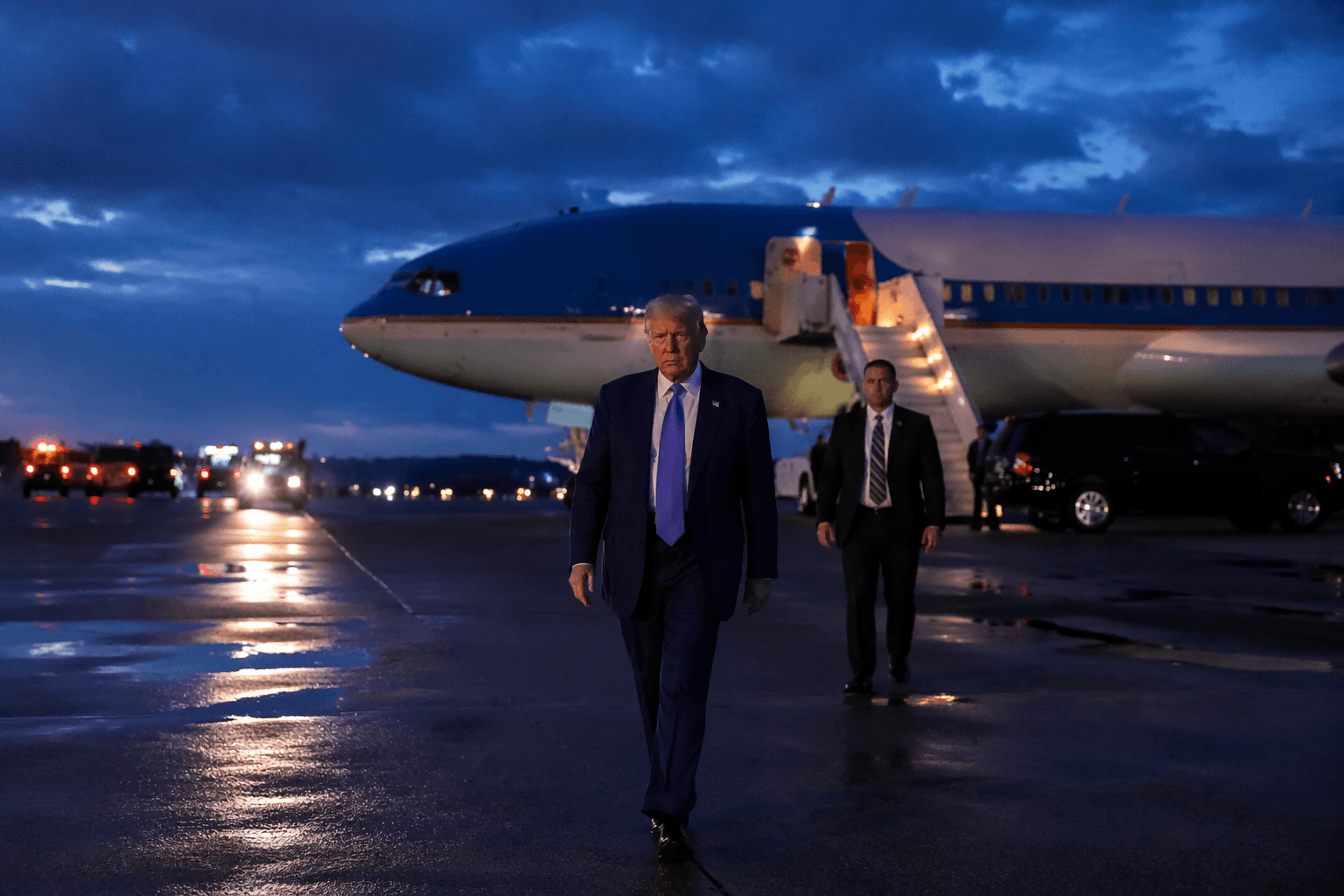 Secret Service steers Trump to old Air Force One amid Iran tensions