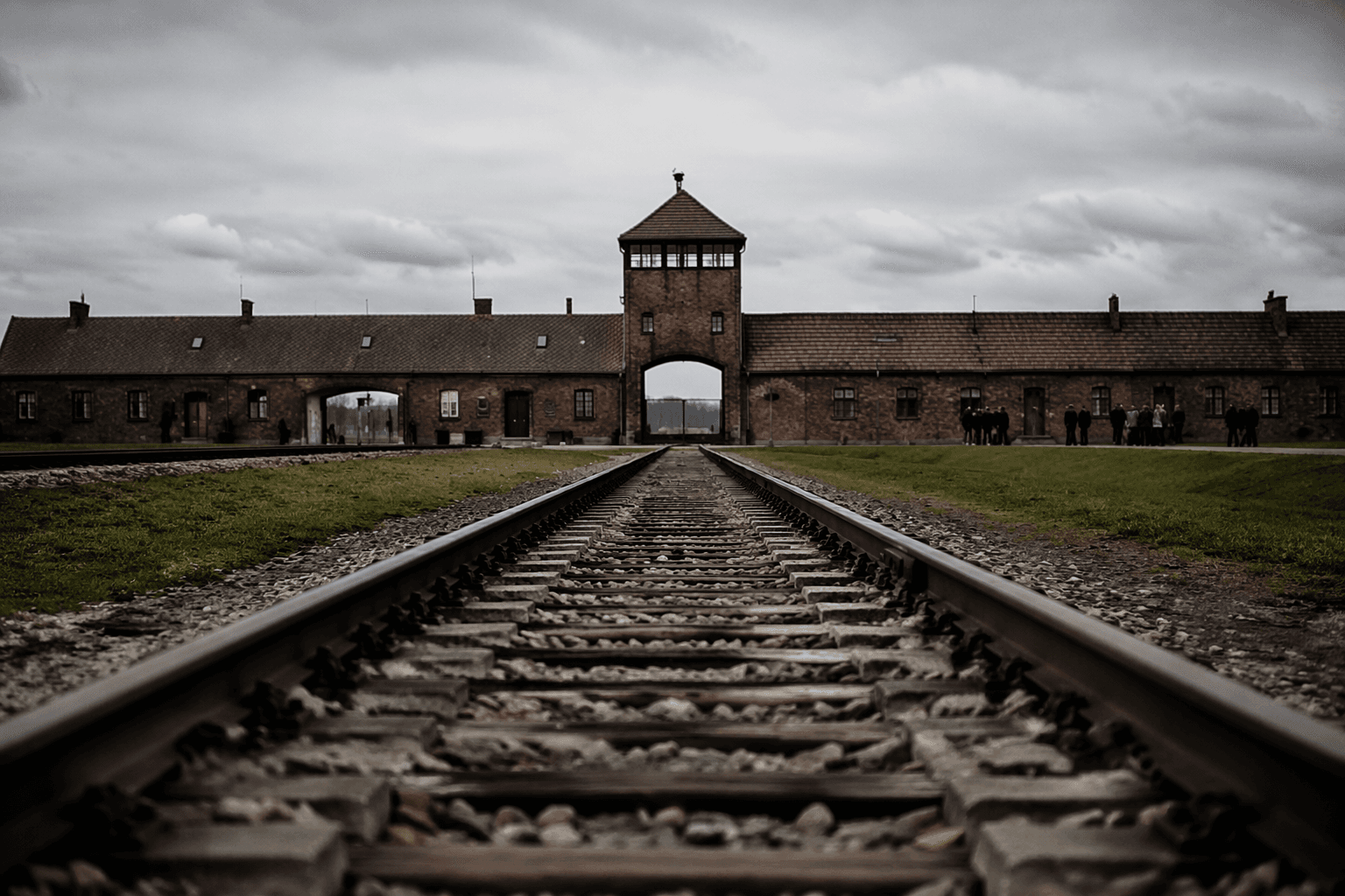 Supreme Court lets Holocaust survivors pursue claims against Hungary railways
