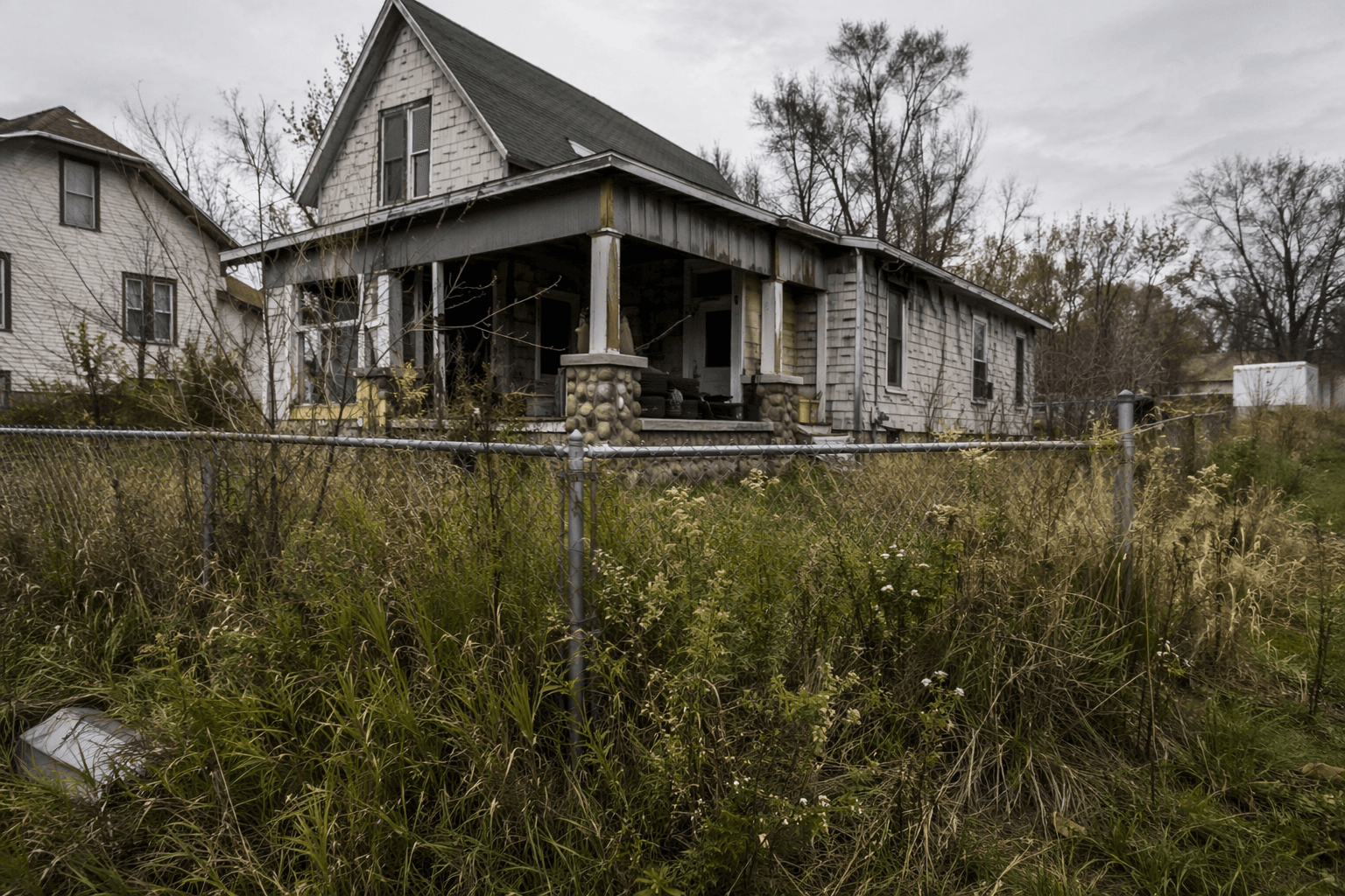 Storm Lake council advances higher nuisance fines for problem properties