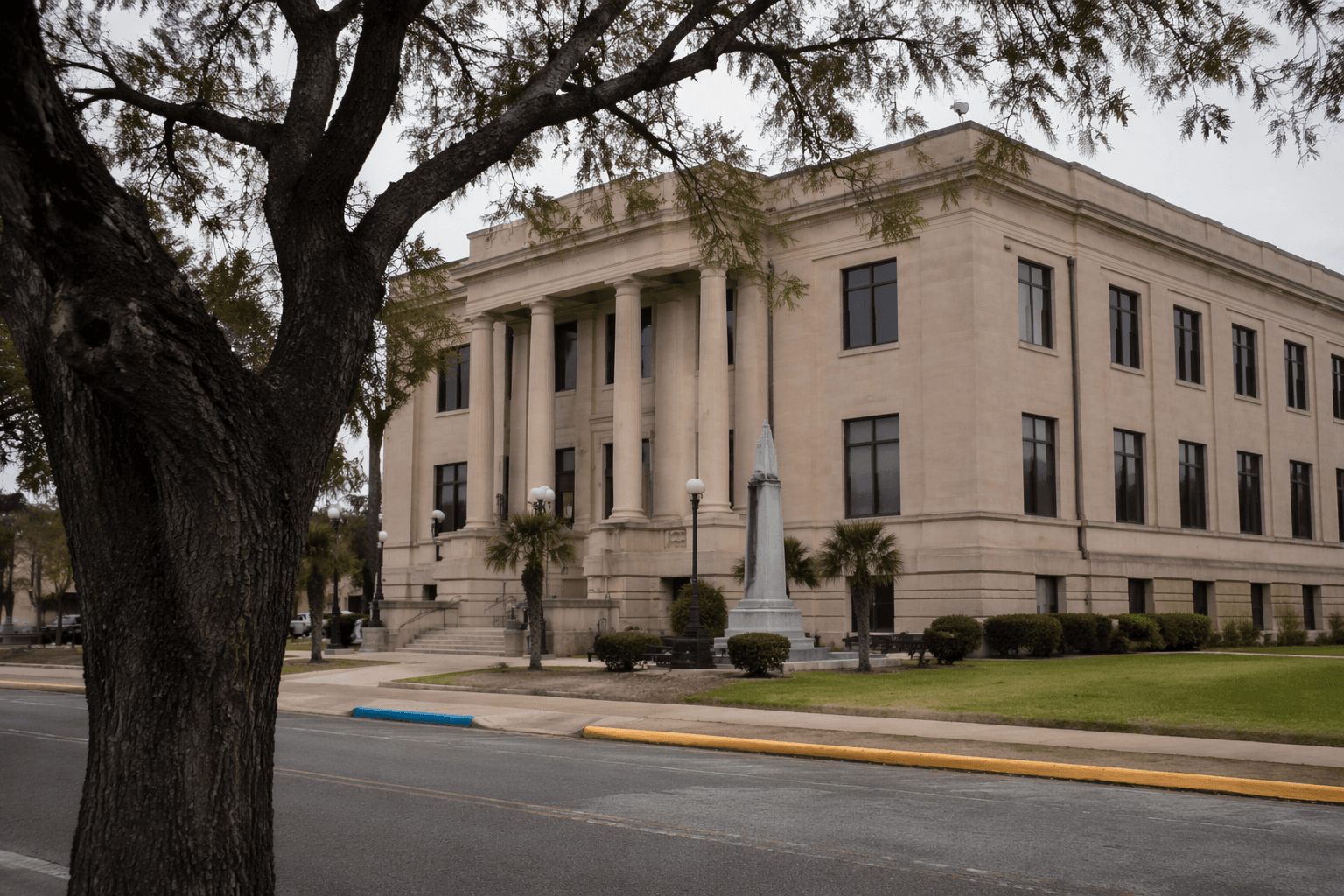 Court appoints attorneys for three women charged in Del Rio stabbing death