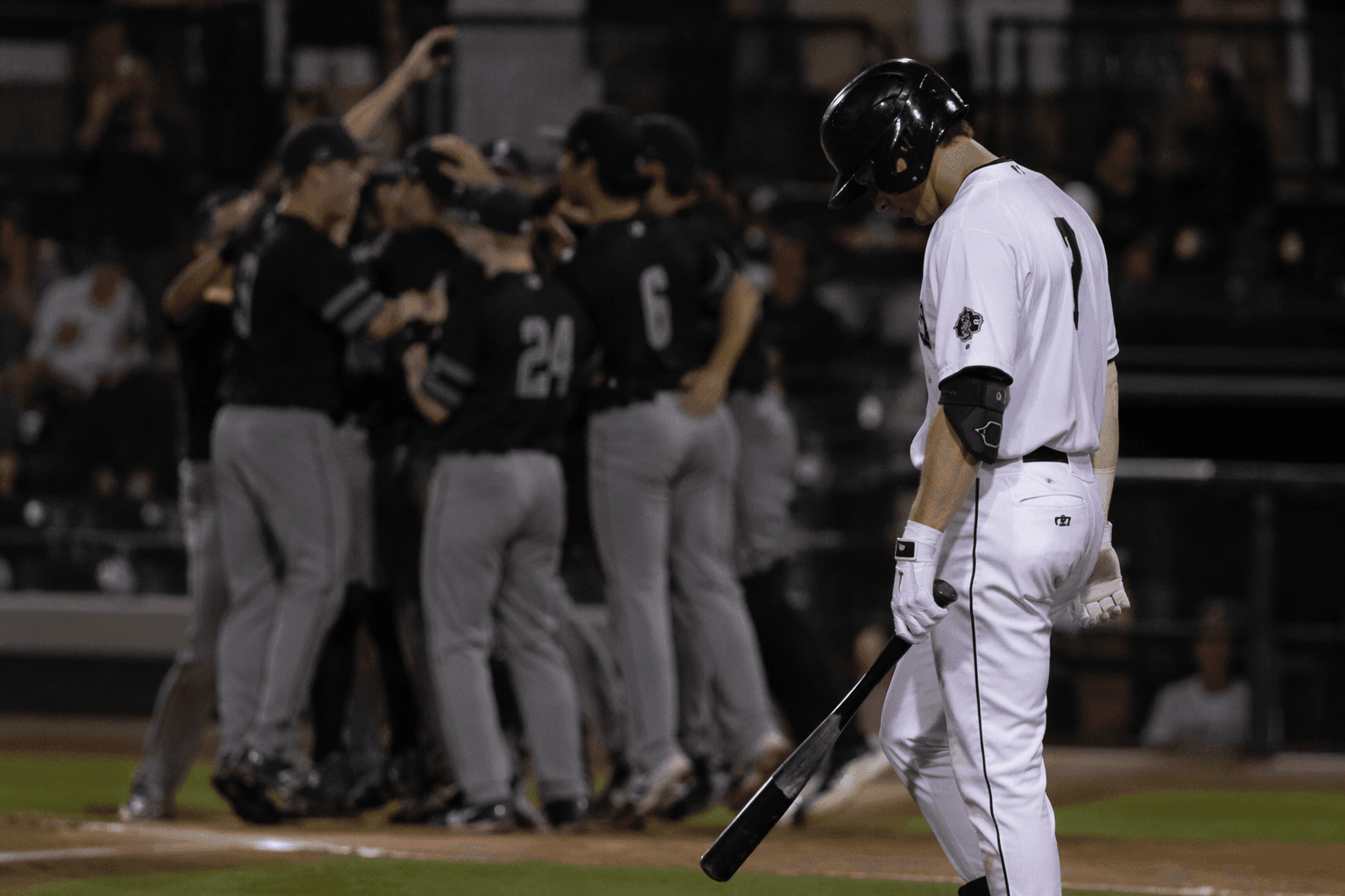 Omaha capitalizes on Louisville's misses in 7-2 finale loss