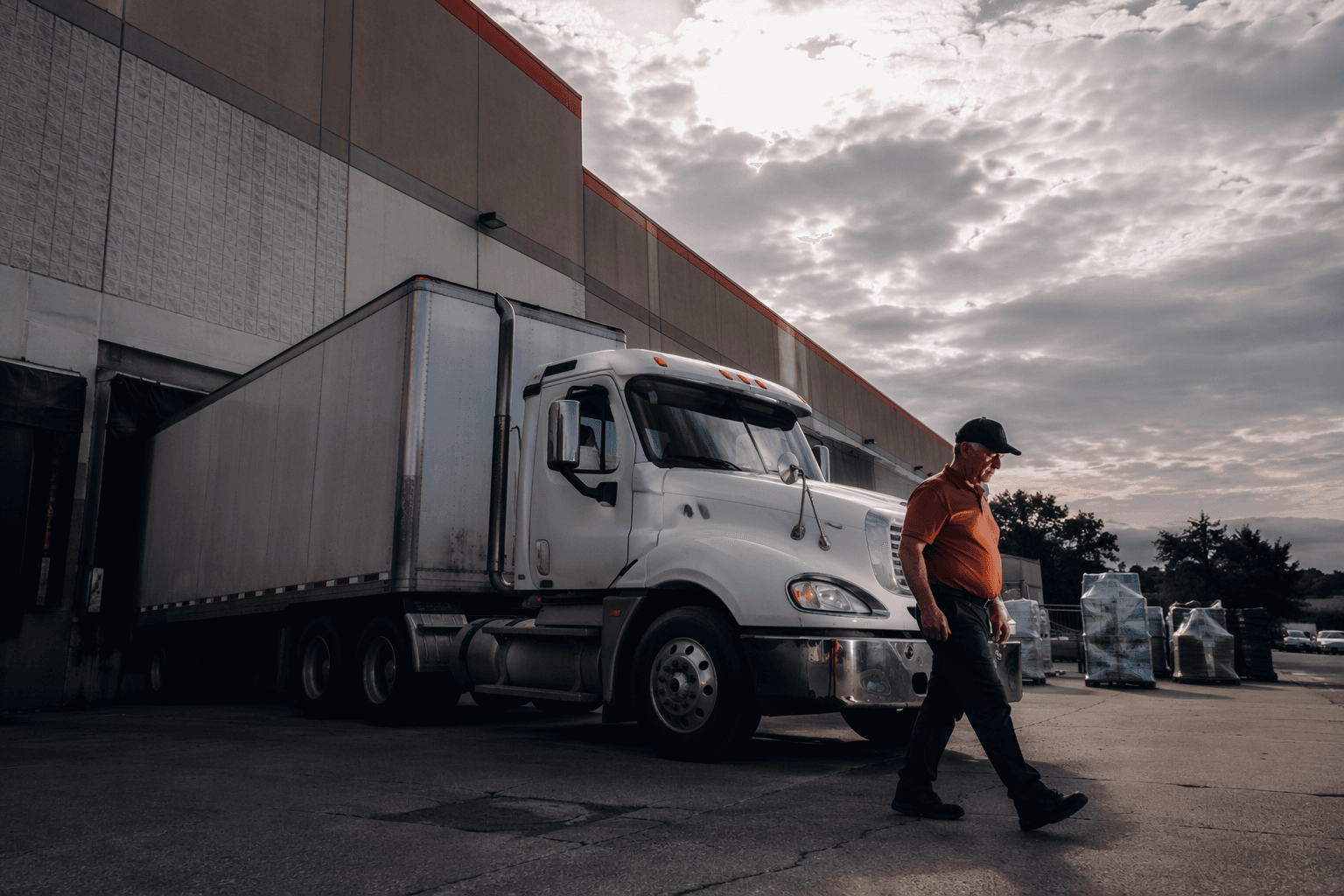Big Lots faces tougher summer promos as retail shipping surges