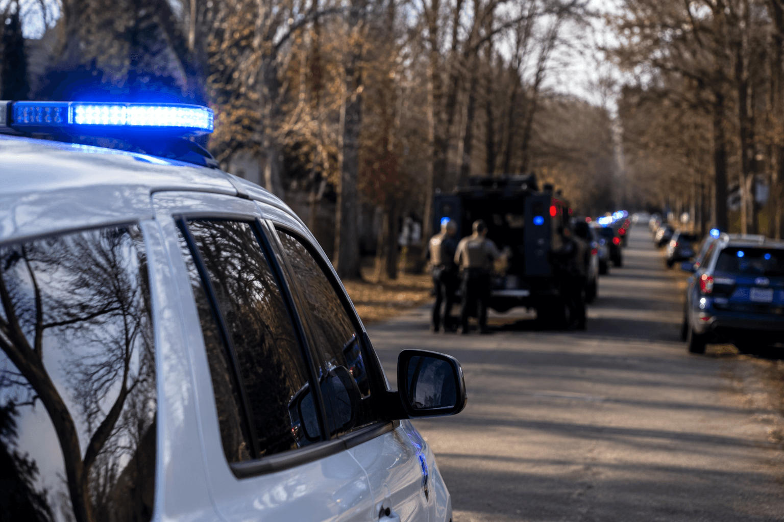 Deputy U.S. marshal killed serving warrant in Louisiana shootout