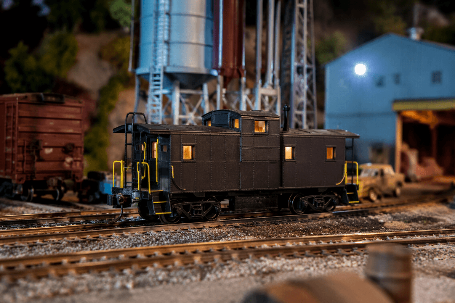Bowser adds HO scale N9 transfer caboose for freight layouts