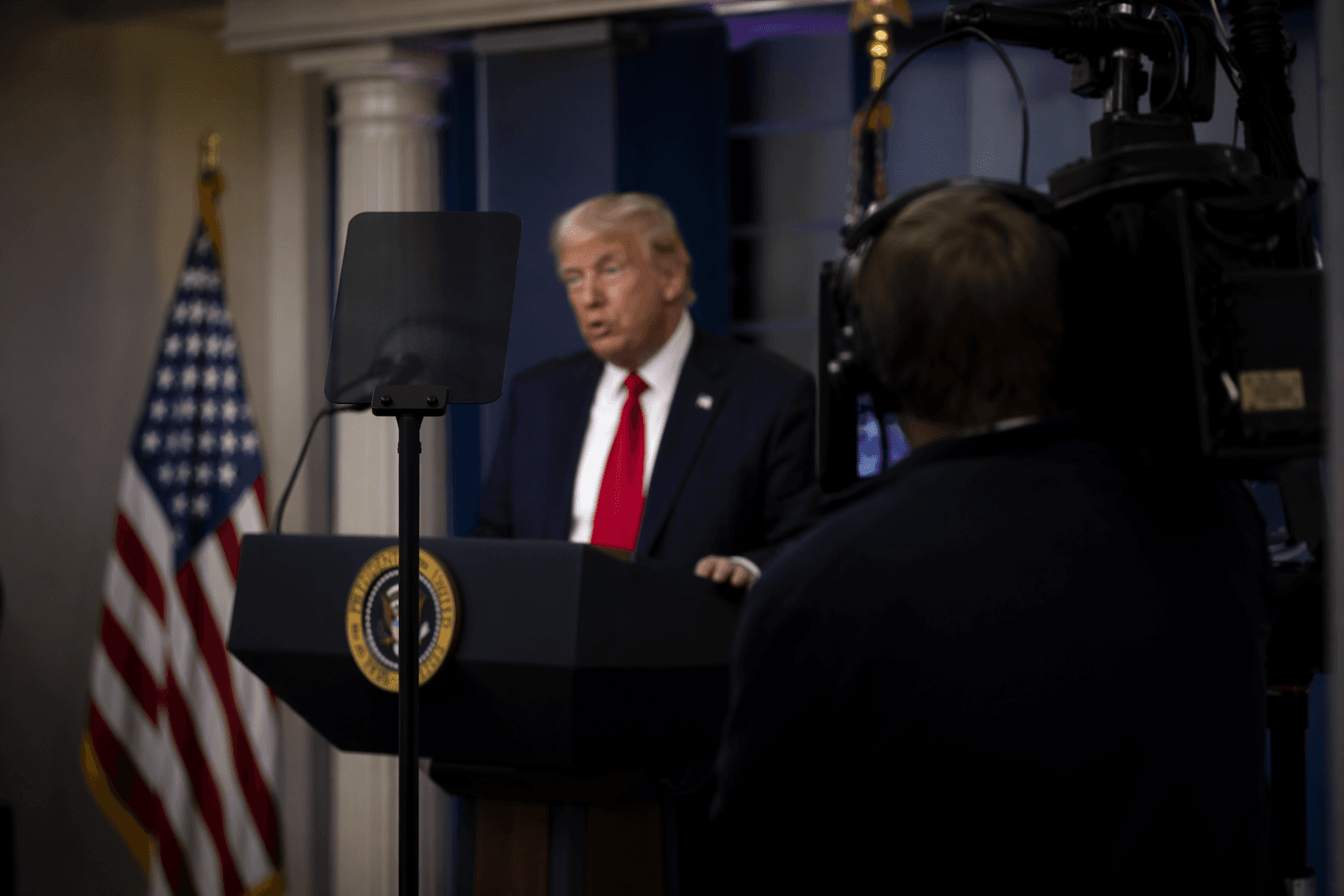 White House teleprompter operator on leave after Trump bet probe