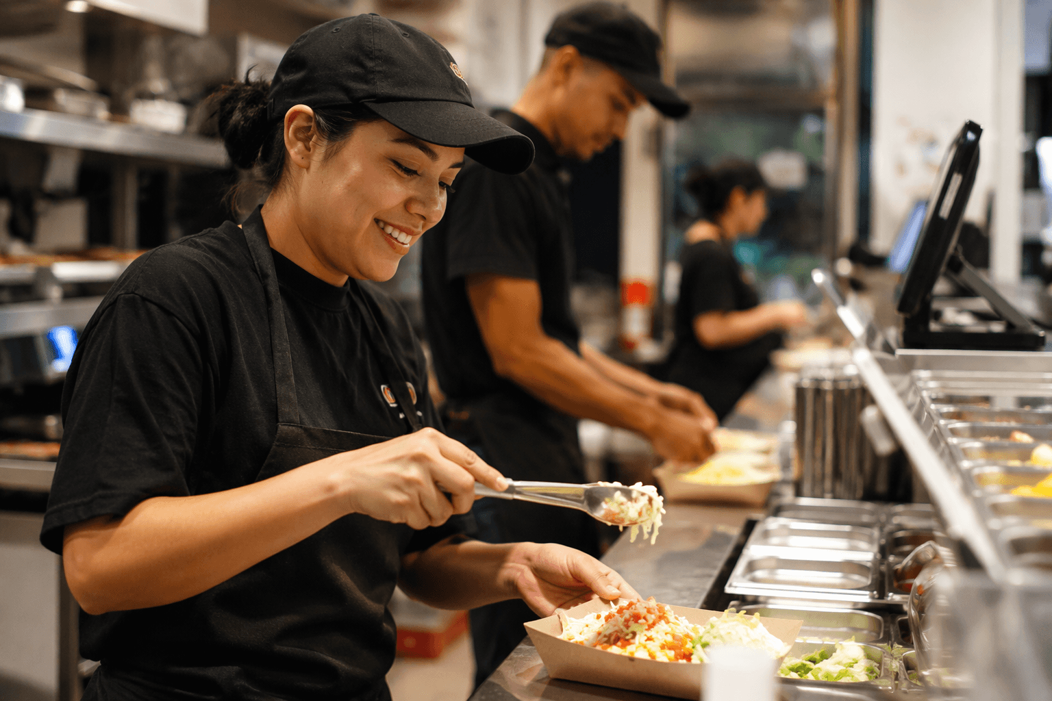 Taco Bell plans 600 hiring parties, adds free meal perk for workers